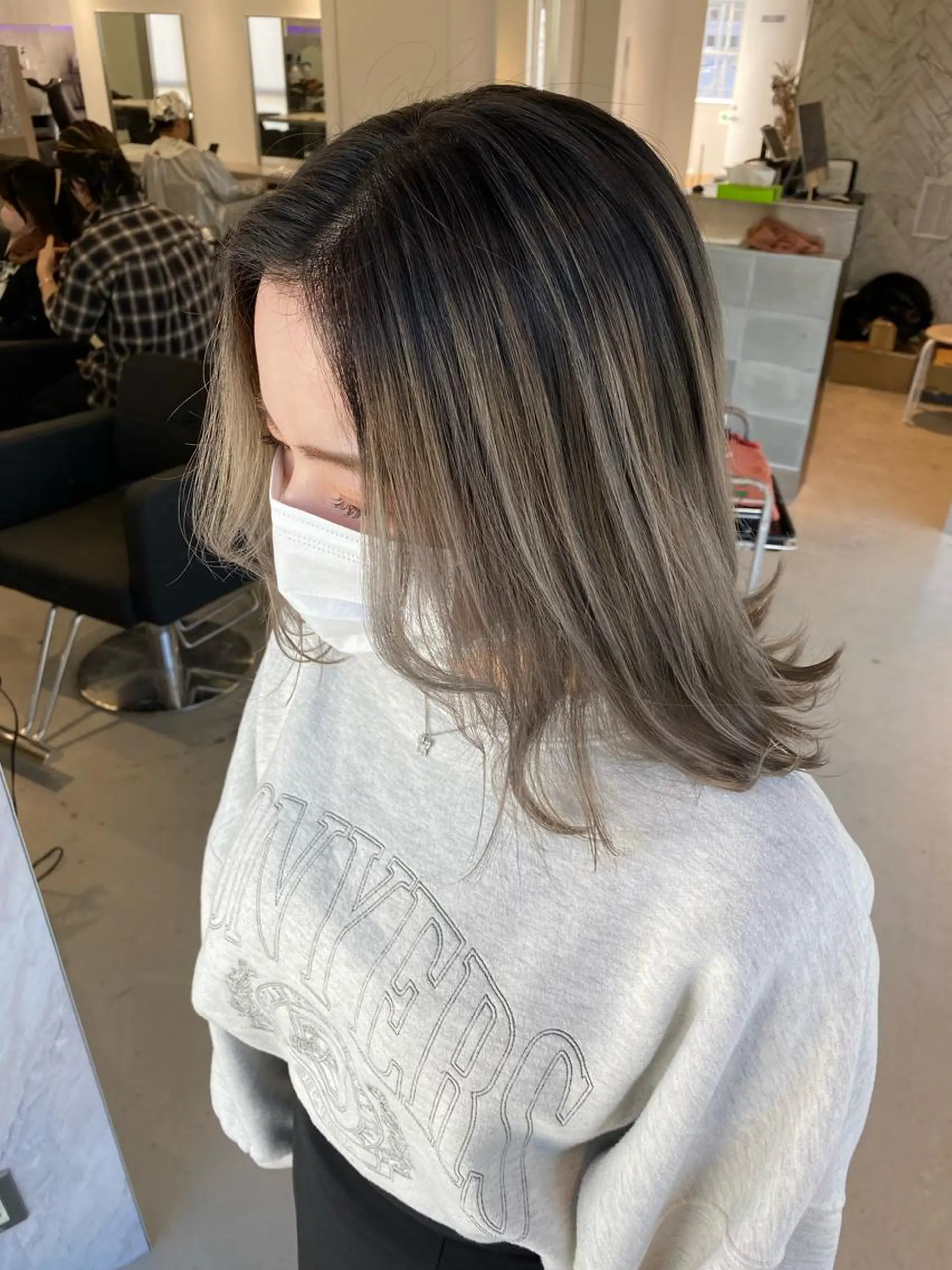 ミディアム レイヤーカット ヘアカラー 💎夏葵 ハイライト /デザイン指名No1のヘアスタイル