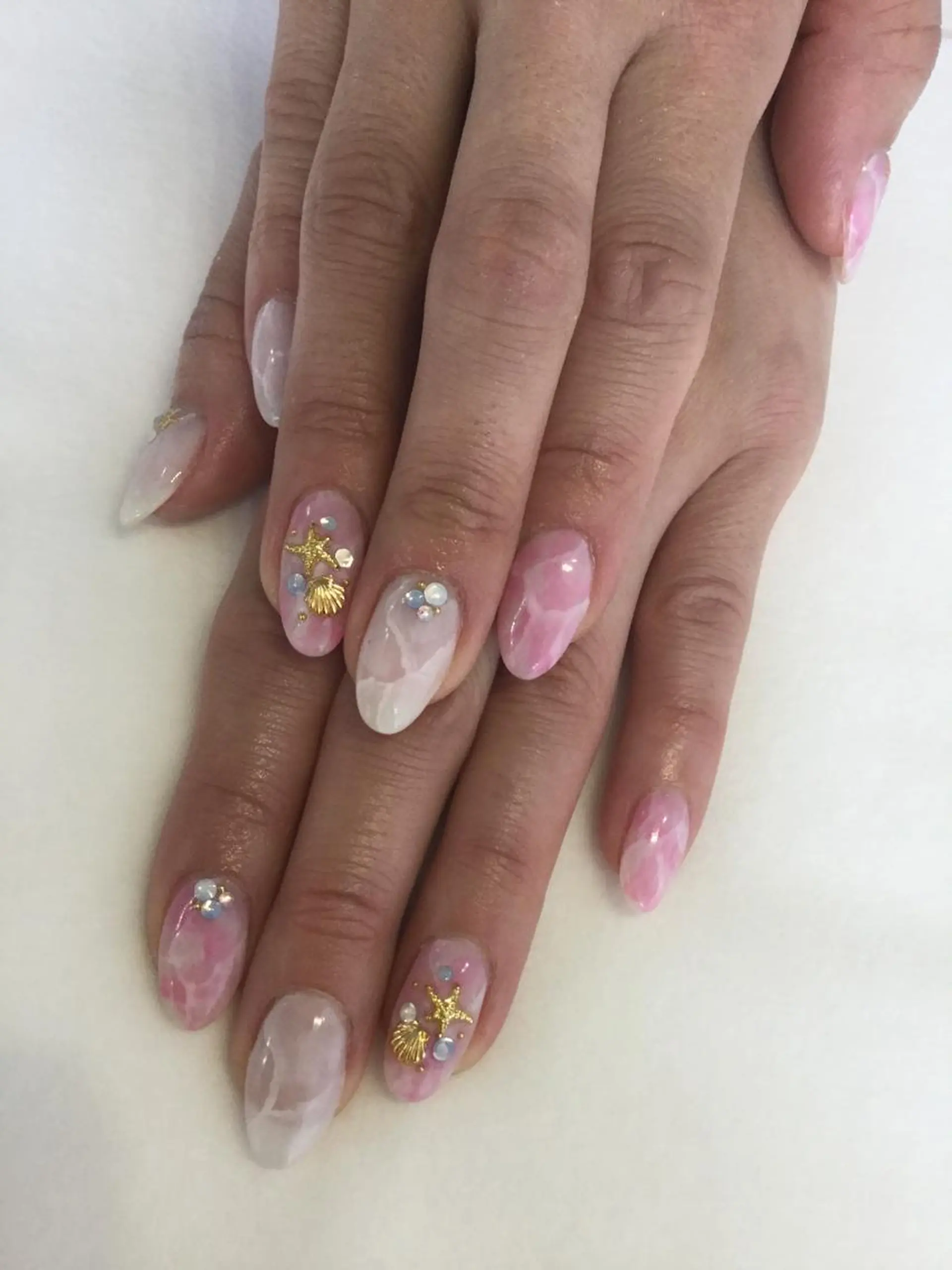 ネイル ハンドネイル 💎🐰 saki. m 🐰💎のネイルデザイン