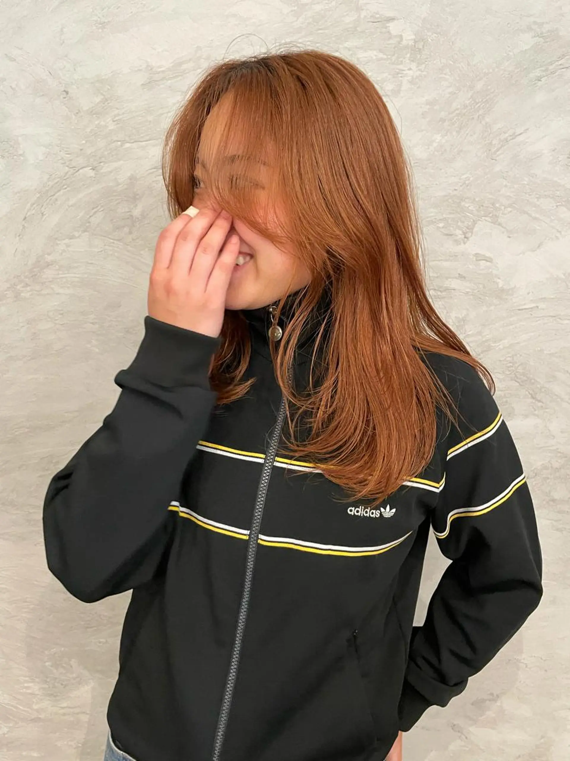 セミロング レイヤーカット イズミ ナナコのヘアスタイル