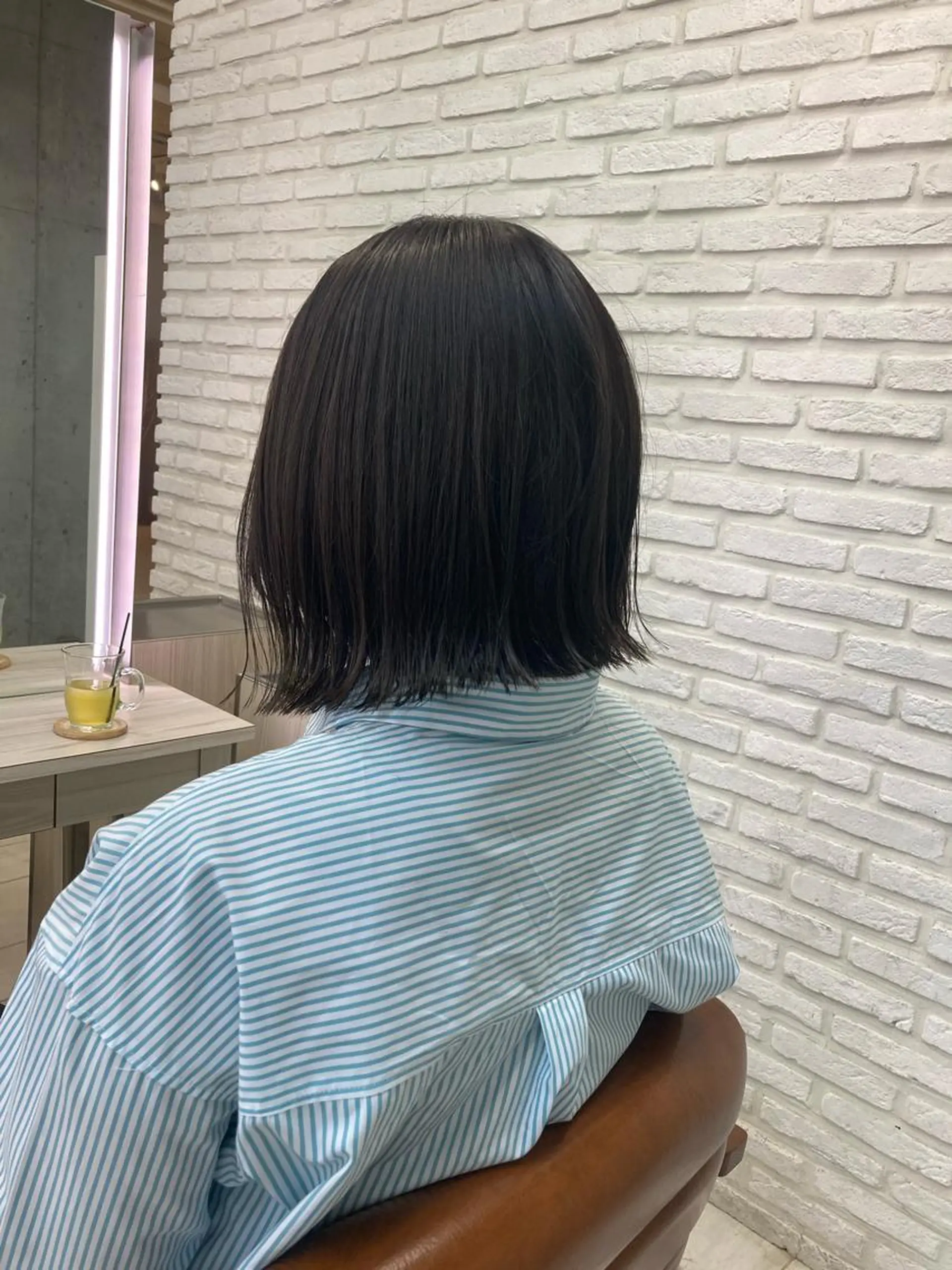 ミディアム 切りっぱなしボブ ボブ 顔周りカット 酸性ストレート 畔上 尚也のヘアスタイル