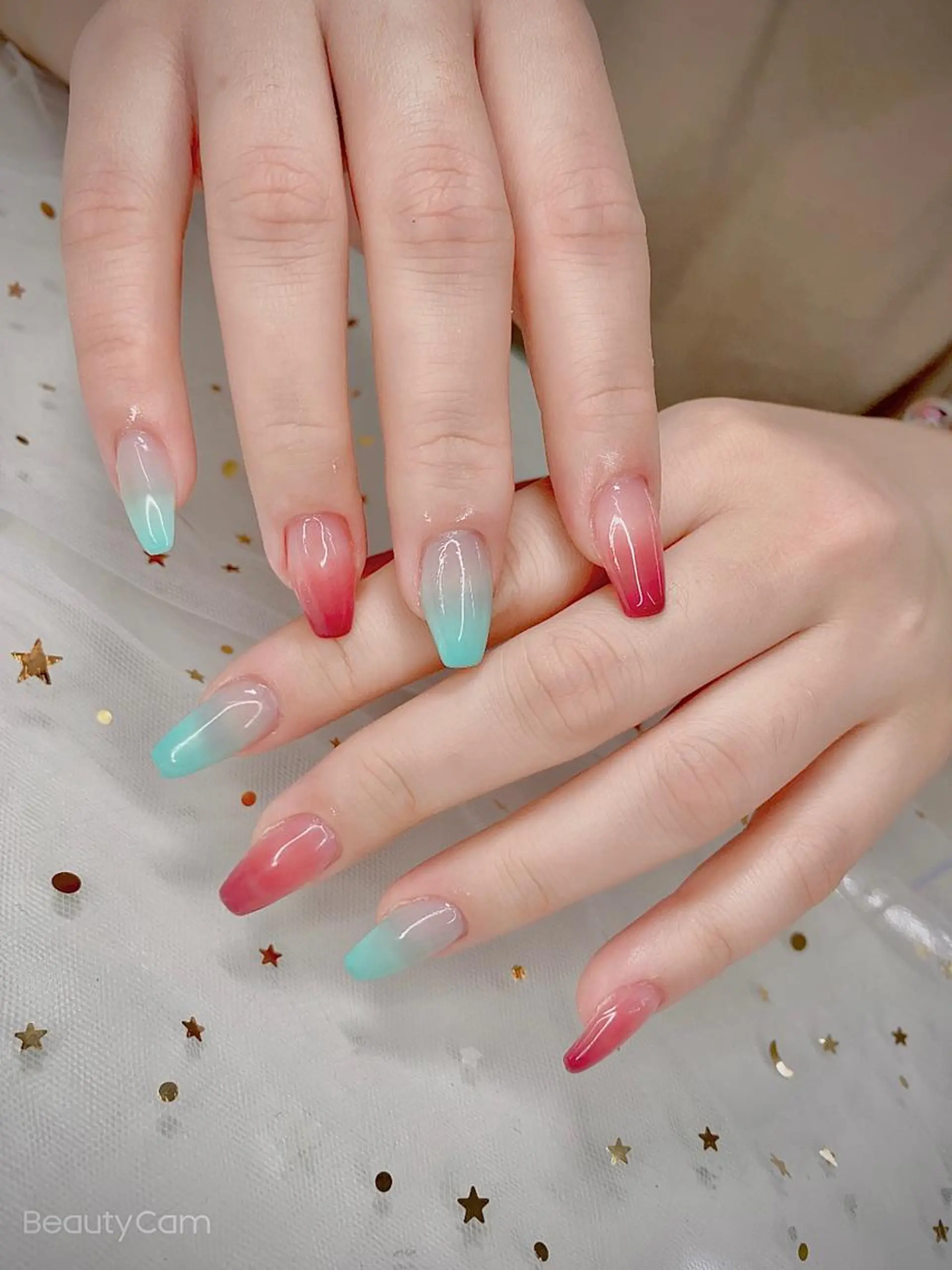 ネイル I-nailロング /ワンホン/キラキラのネイルデザイン