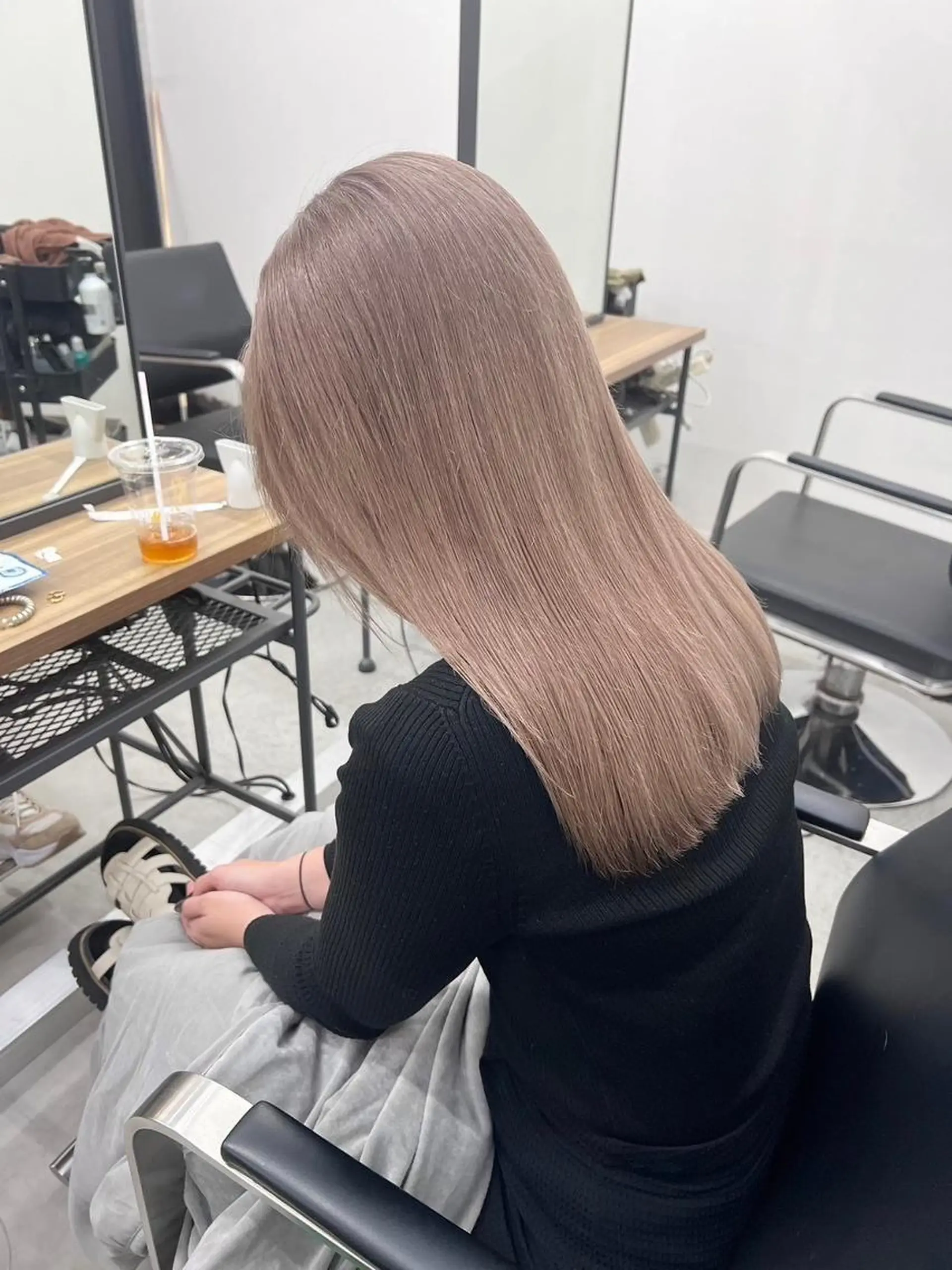 ミディアム 似合わせカット✂️ Eir江坂🌈西岡のヘアスタイル