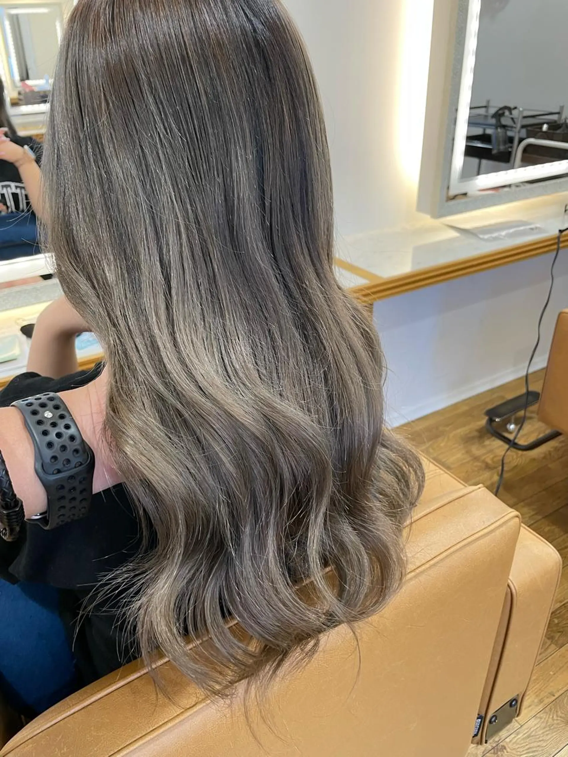 ロング ヘアカラー トリートメント ブリーチ毛矯正.髪質 改善.髪にドラマをのヘアスタイル