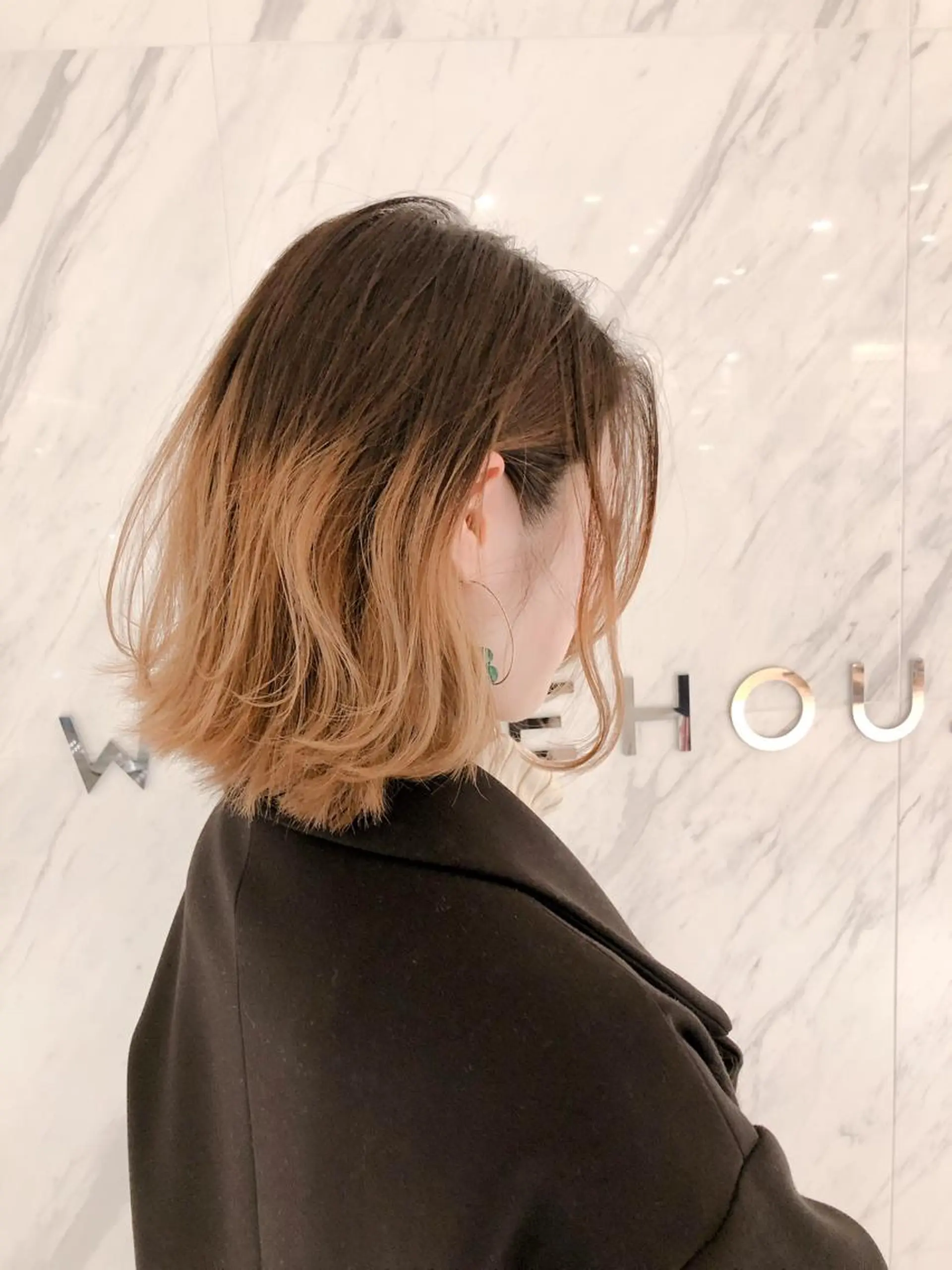 ショート カラー バレイヤージュ グラデーションカラー レイヤーカット ブリーチカラー 美髪矯正takaraのヘアスタイル