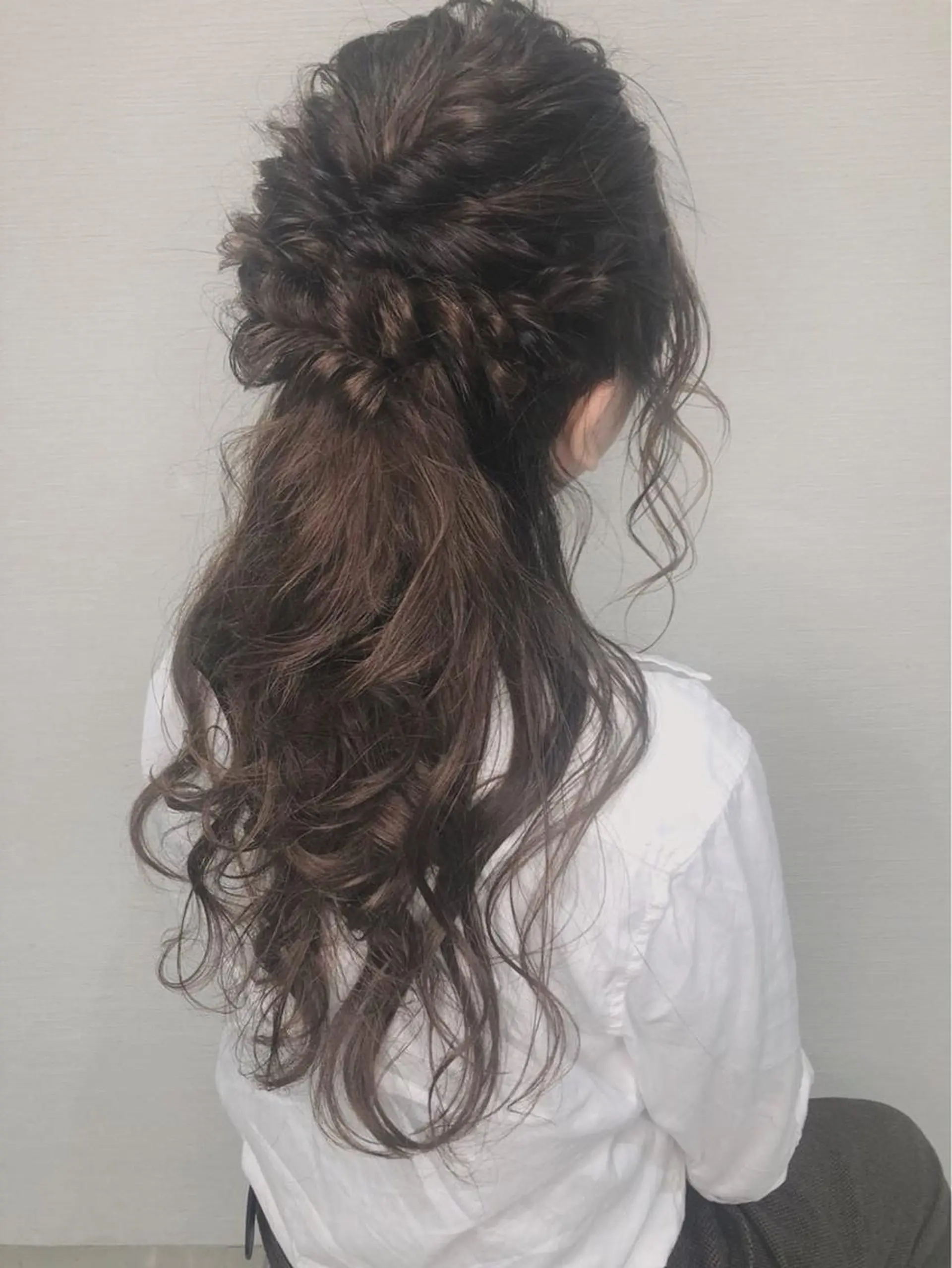 ロング カラー ヘアアレンジ 白髪ぼかしハイライト 茗荷谷駅徒歩2分のヘアスタイル