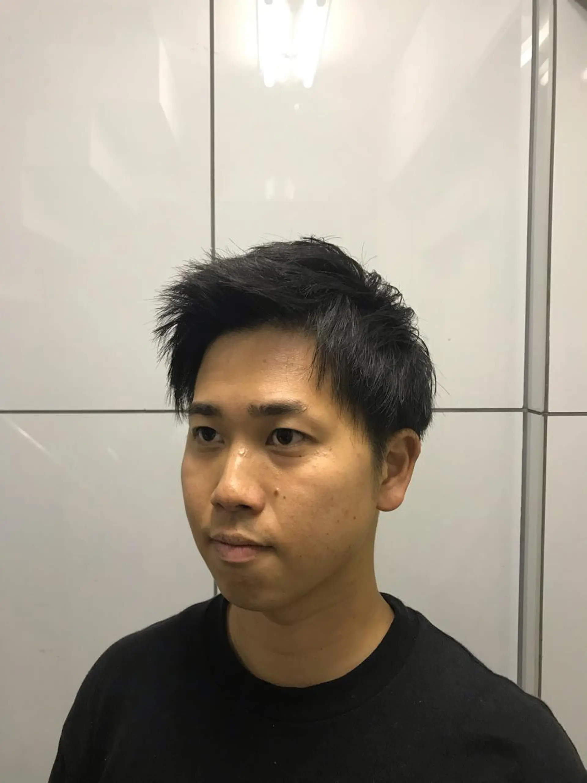 ショート 岡崎 海人のヘアスタイル
