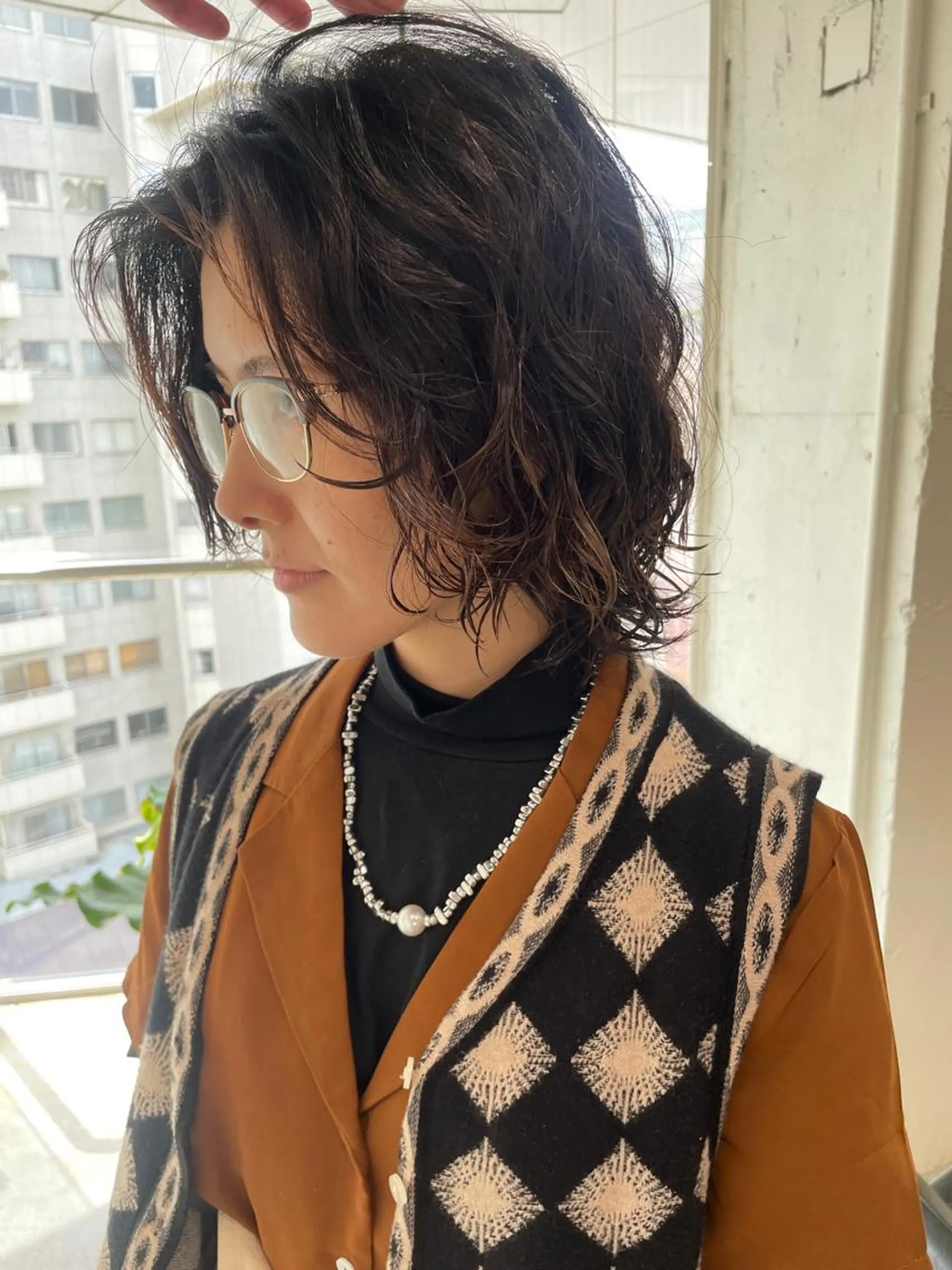 ミディアム カラー パーマ カット ヘアカラー パーマ トリートメント レイヤー／似合わせ TAKUYAのヘアスタイル