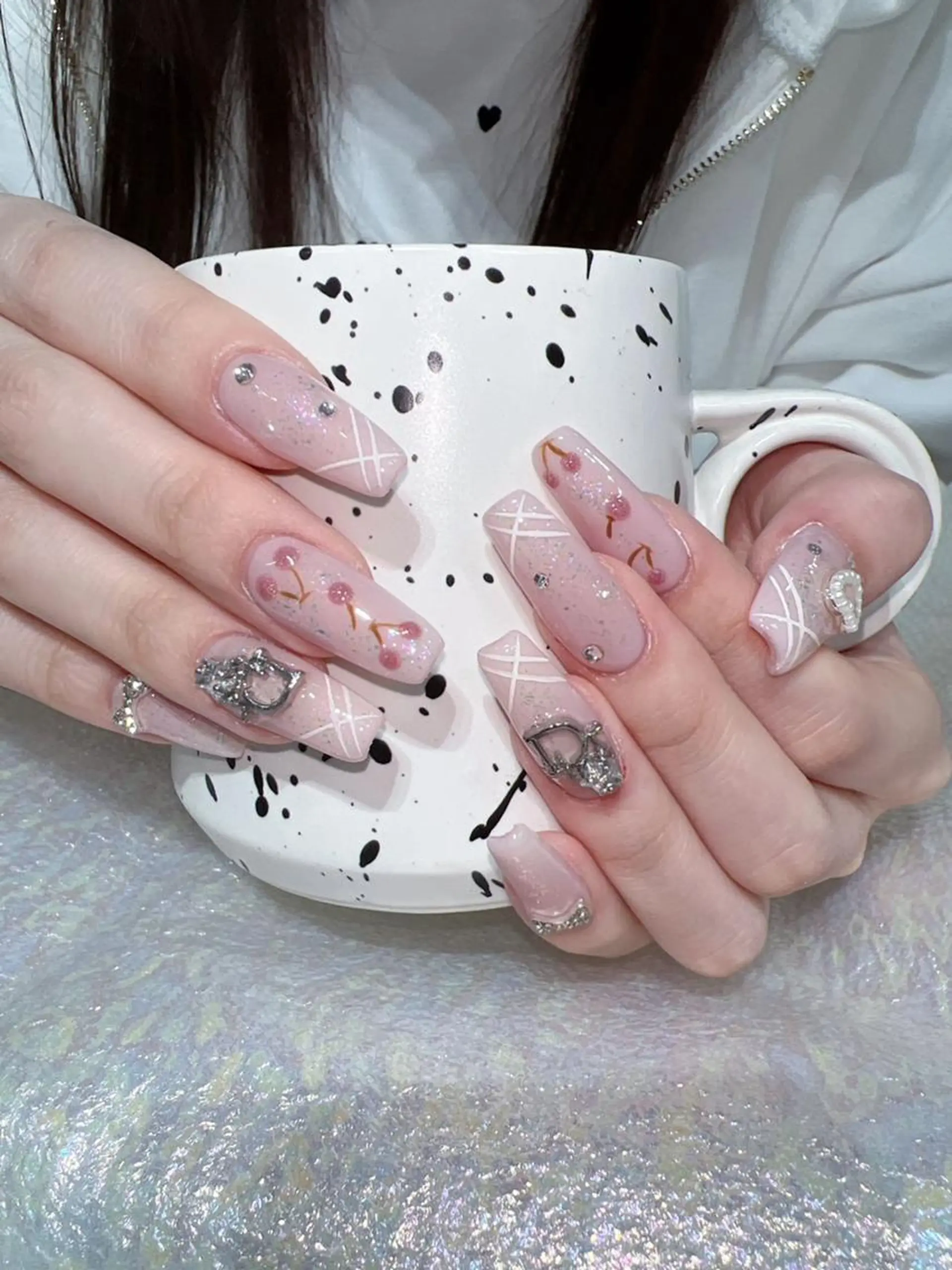 ネイル アートネイル 長さ出し ネイルチップ Queens ひなのネイルデザイン