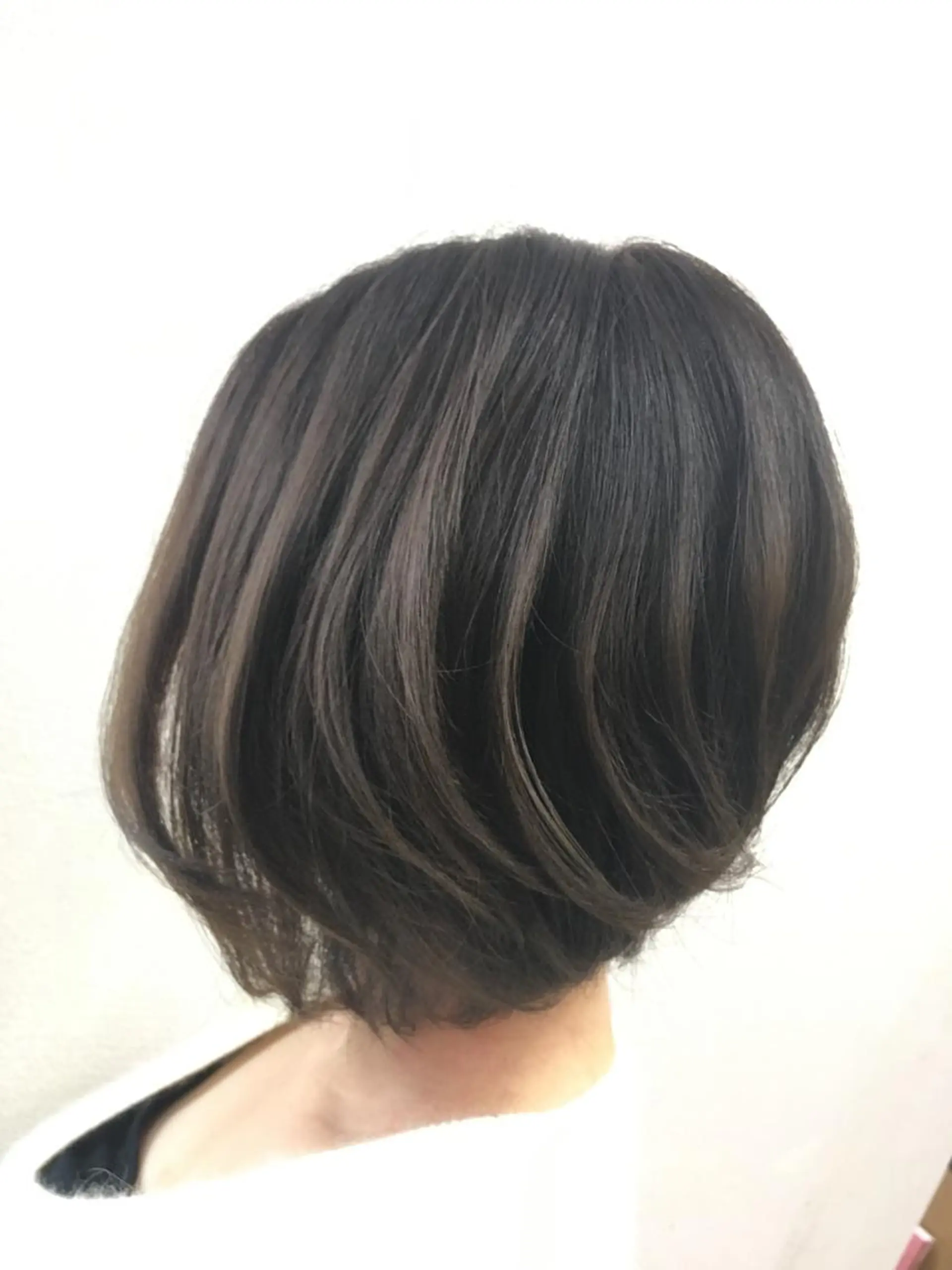 ショート カラー SHIORI💜口コ ミNo.1艶カラーのヘアスタイル