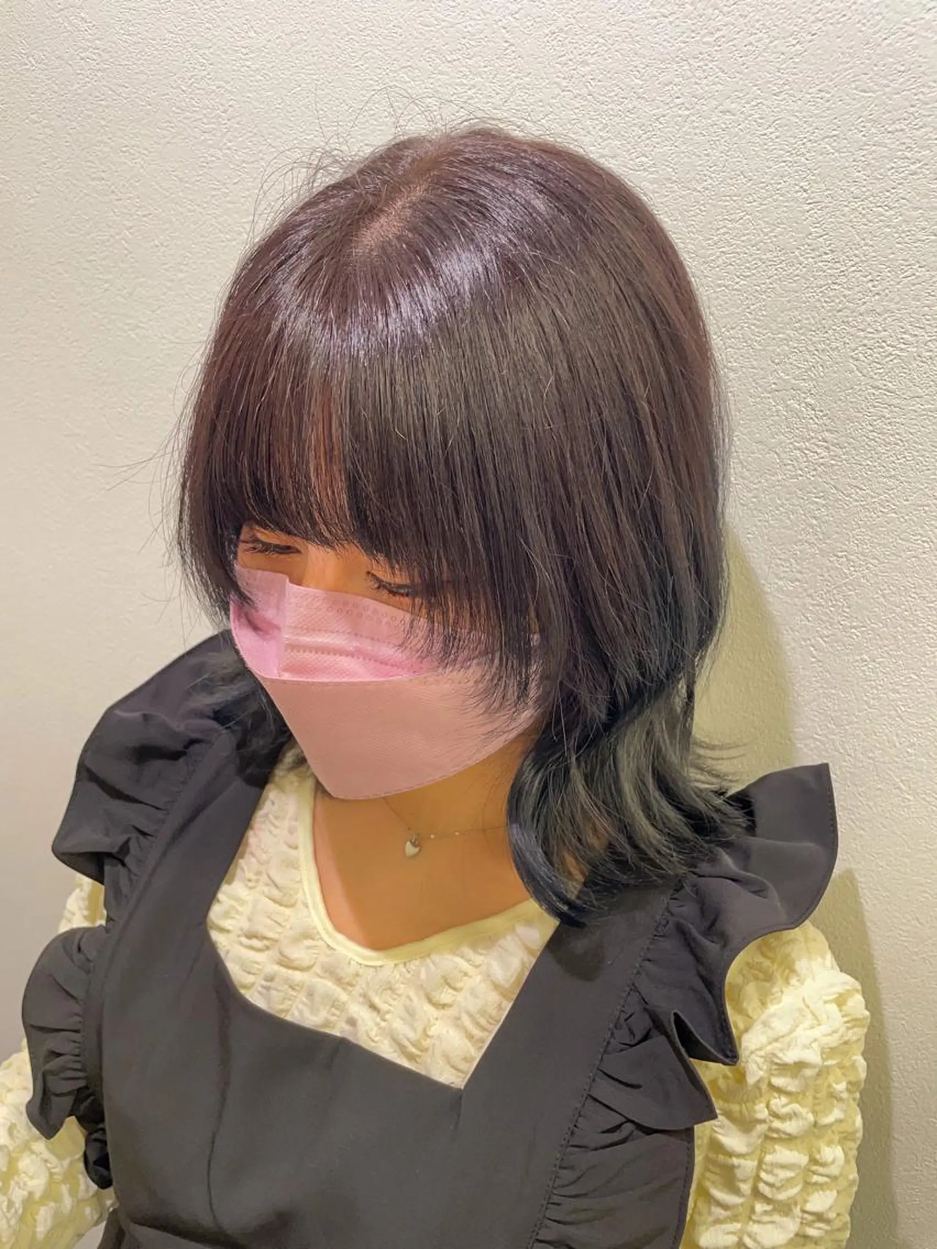 ミディアム 渡部凌我 小顔ウルフ ハイトーンカラーのヘアスタイル