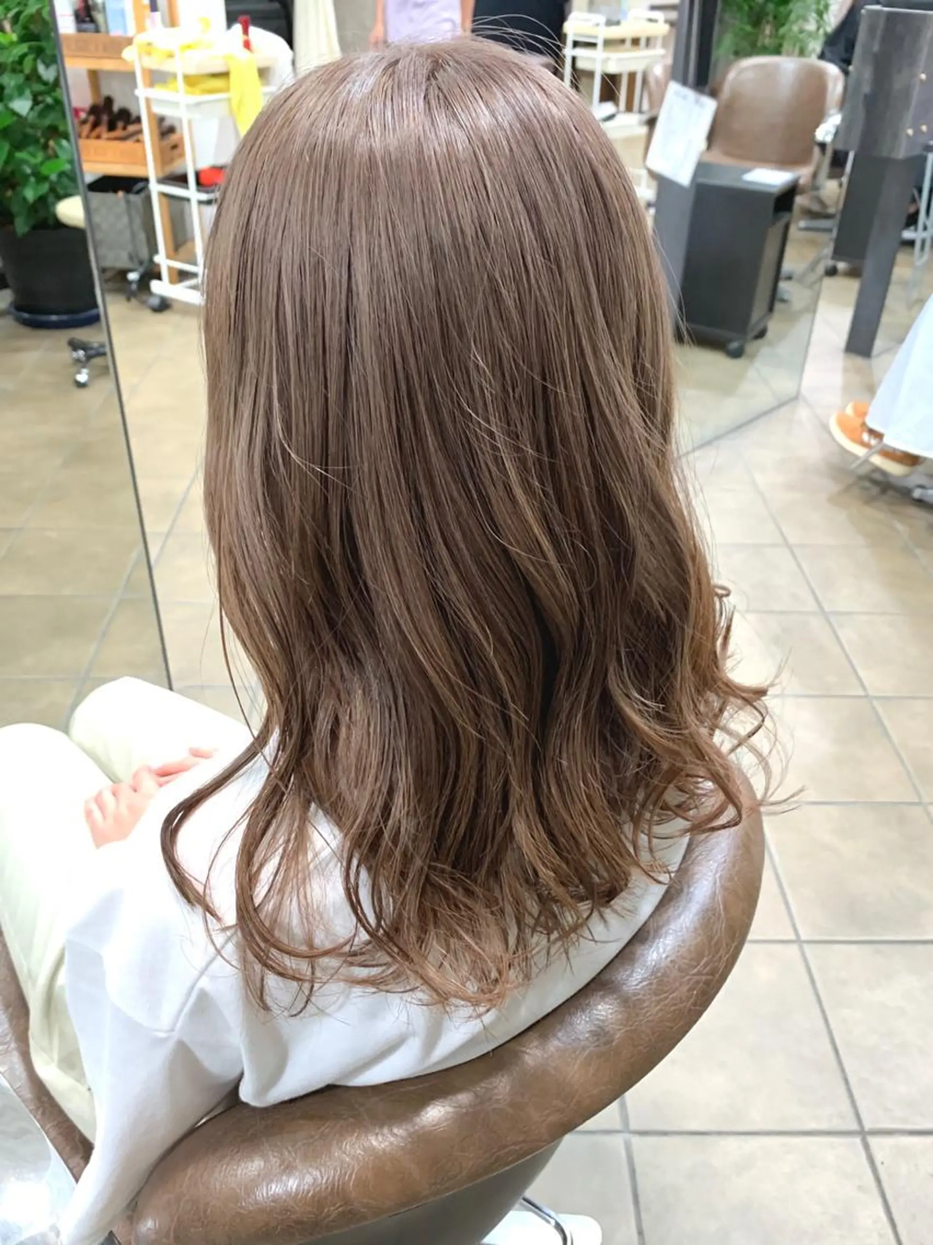 セミロング カラー カット ヘアカラー 明石遼/ベージュ / ピンクのヘアスタイル