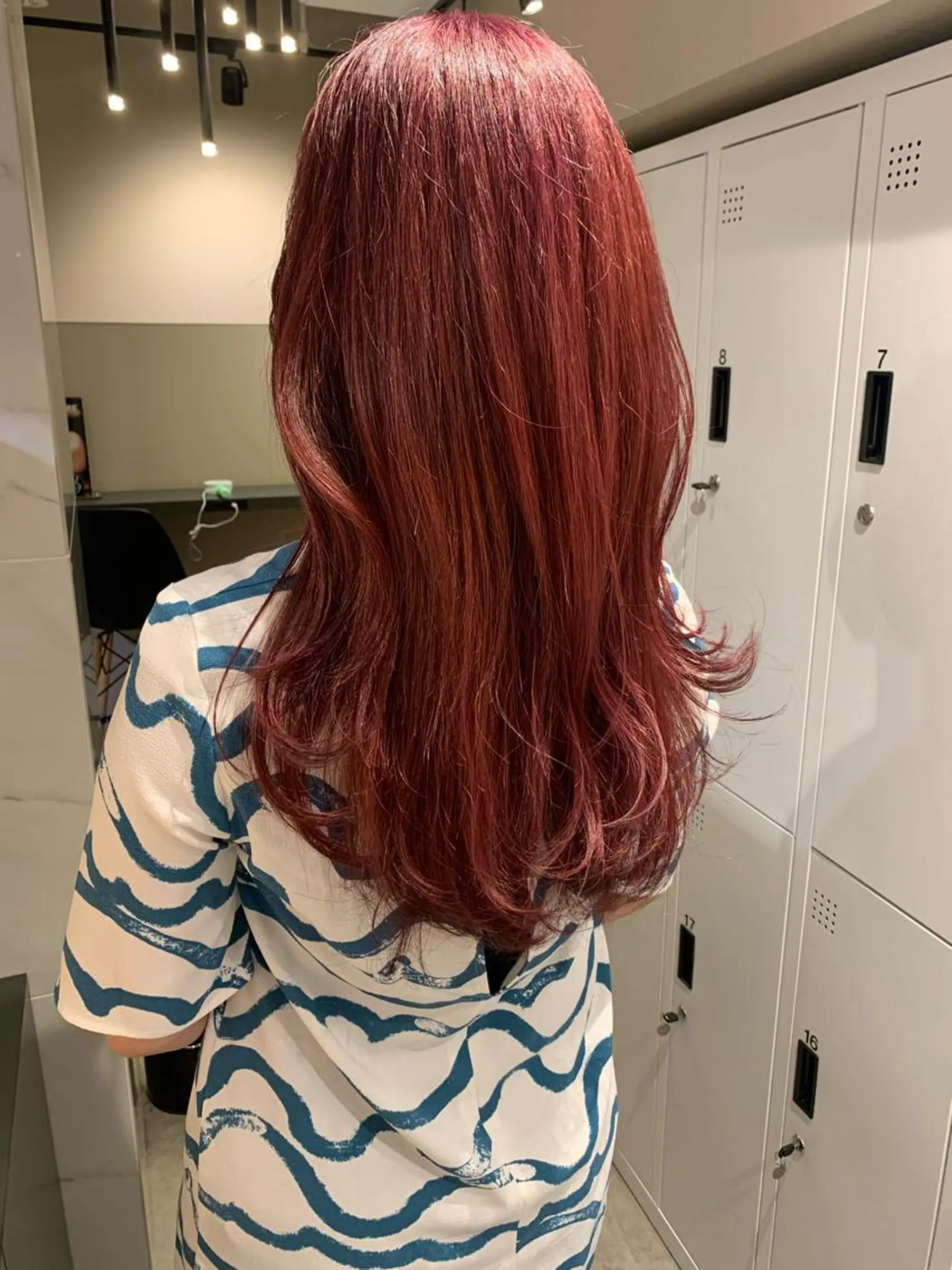 ロング カラー grace by afloat所属・平尾 樹里のヘアスタイル