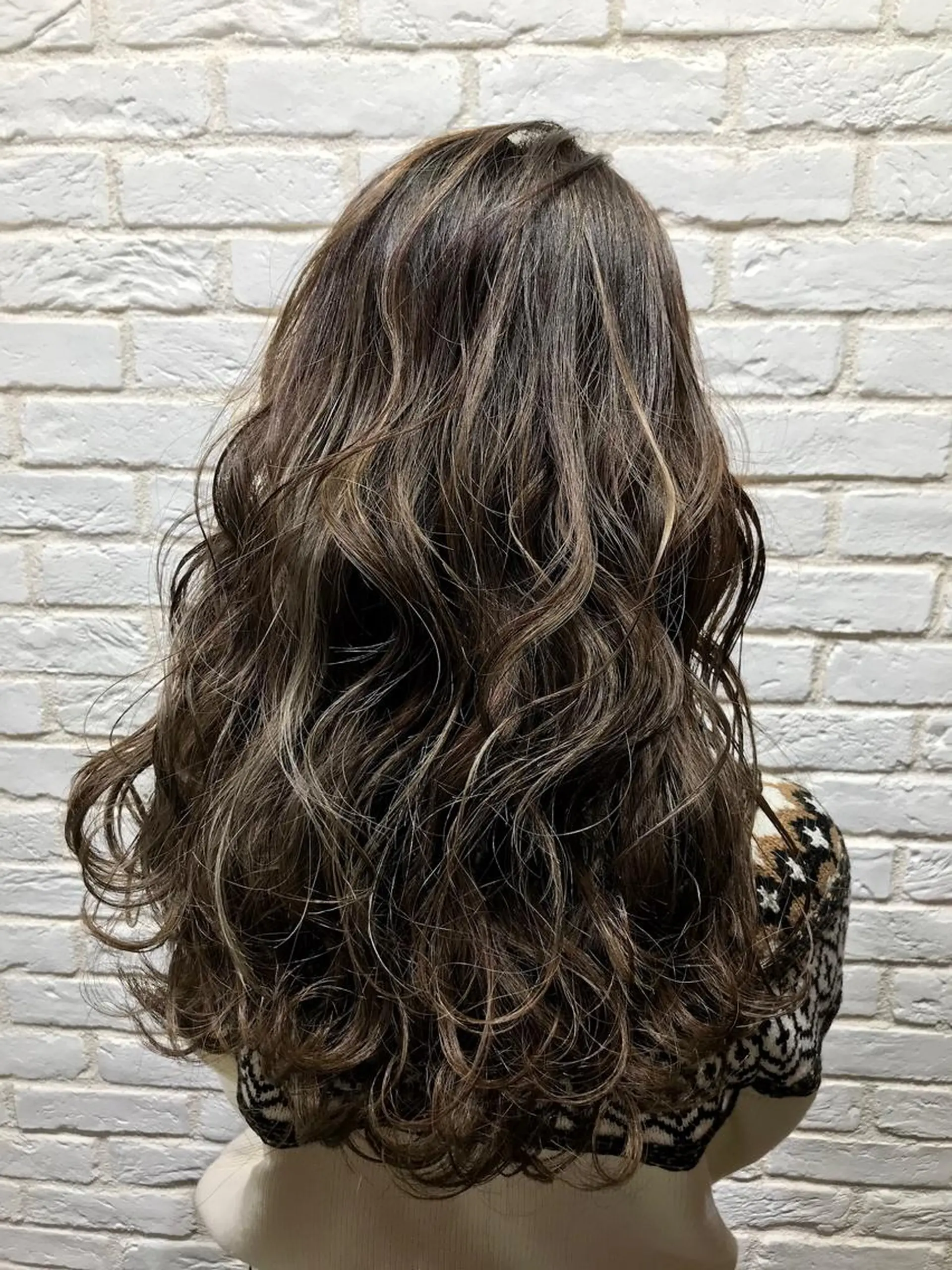 ロング カラー UMEDA FIGAROのヘアスタイル