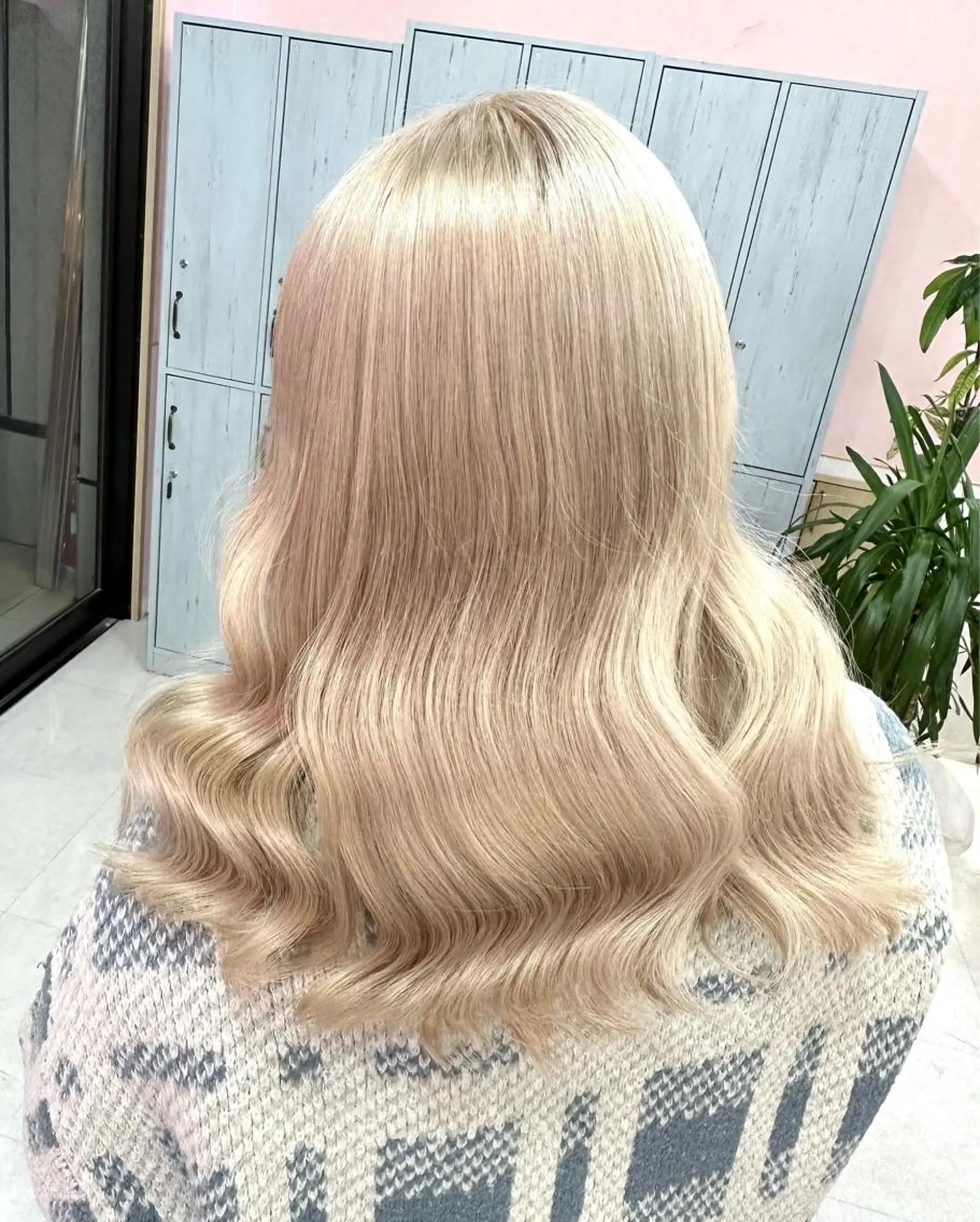 ロング カラー ブリーチ✖️レイヤー MANATO🎨🌈のヘアスタイル