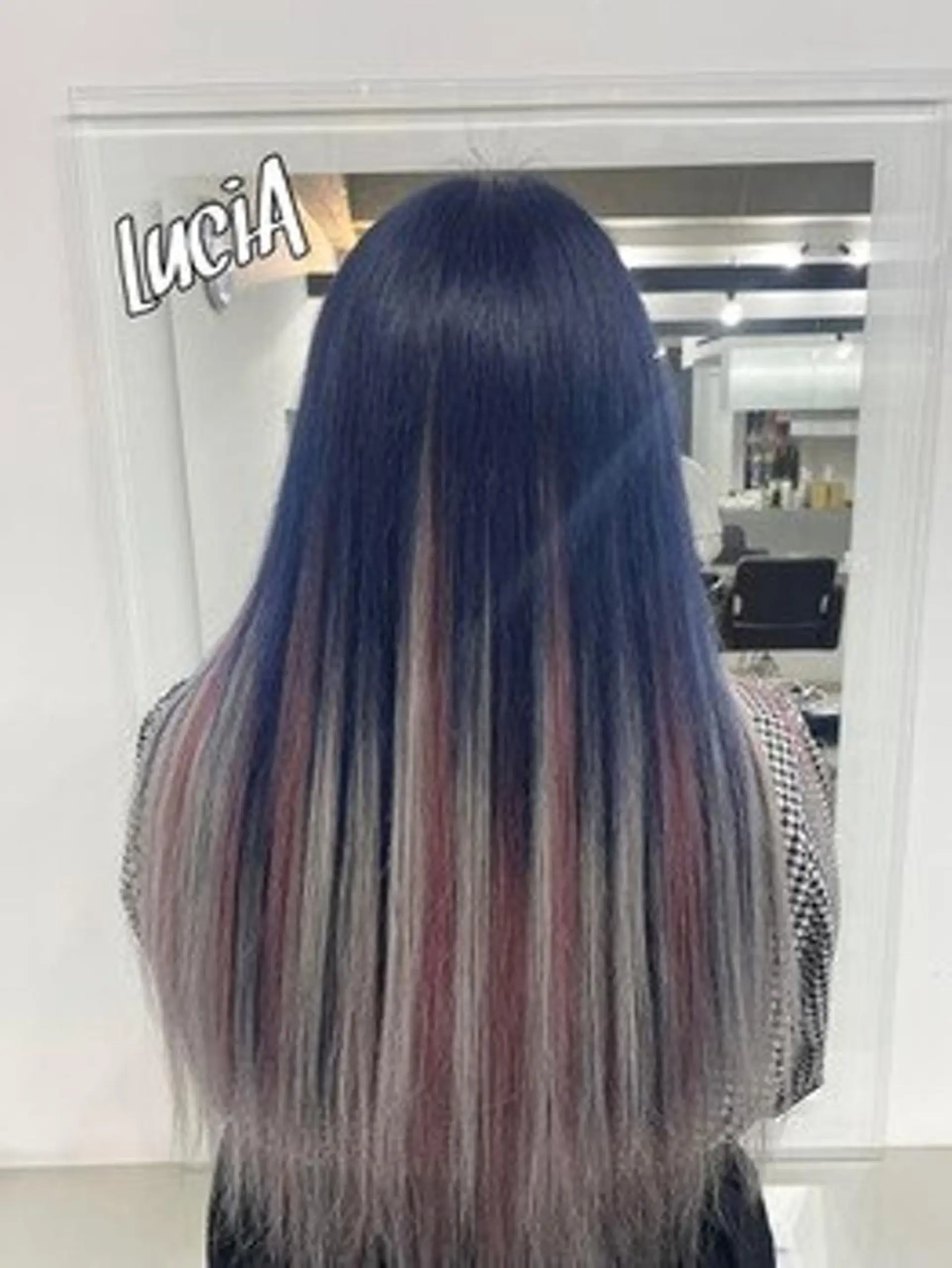 カラー ヘアアレンジ ロング エクステ LuciAのヘアスタイル