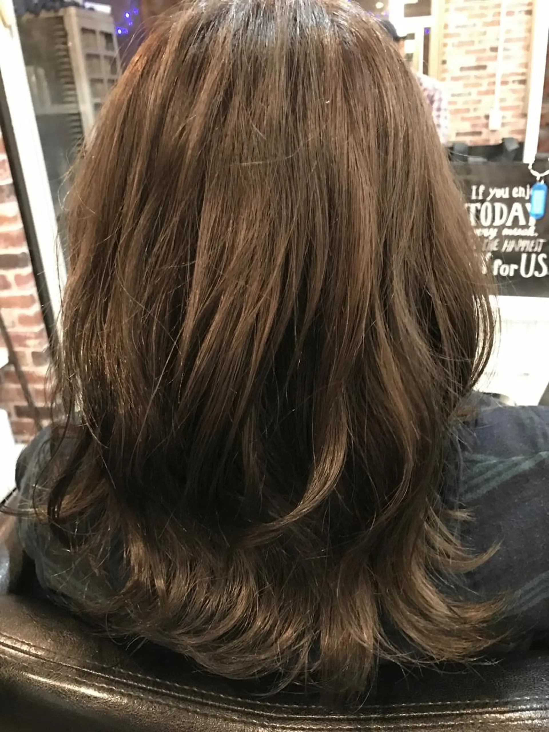 セミロング カラー 清水 純のヘアスタイル