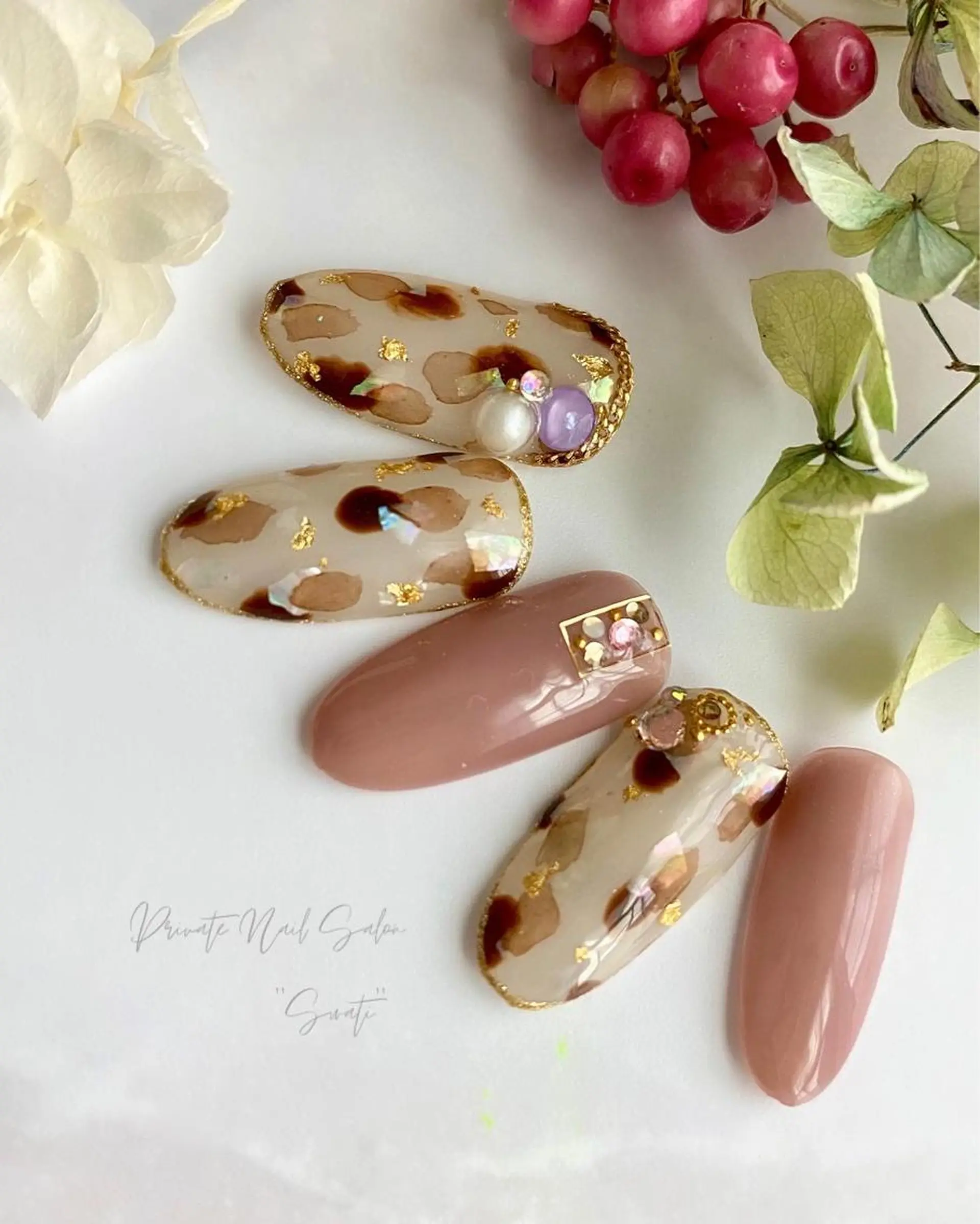 ネイル アートネイル オフィスネイル ホワイト 冬ネイル yuko （ネイリスト）のネイルデザイン