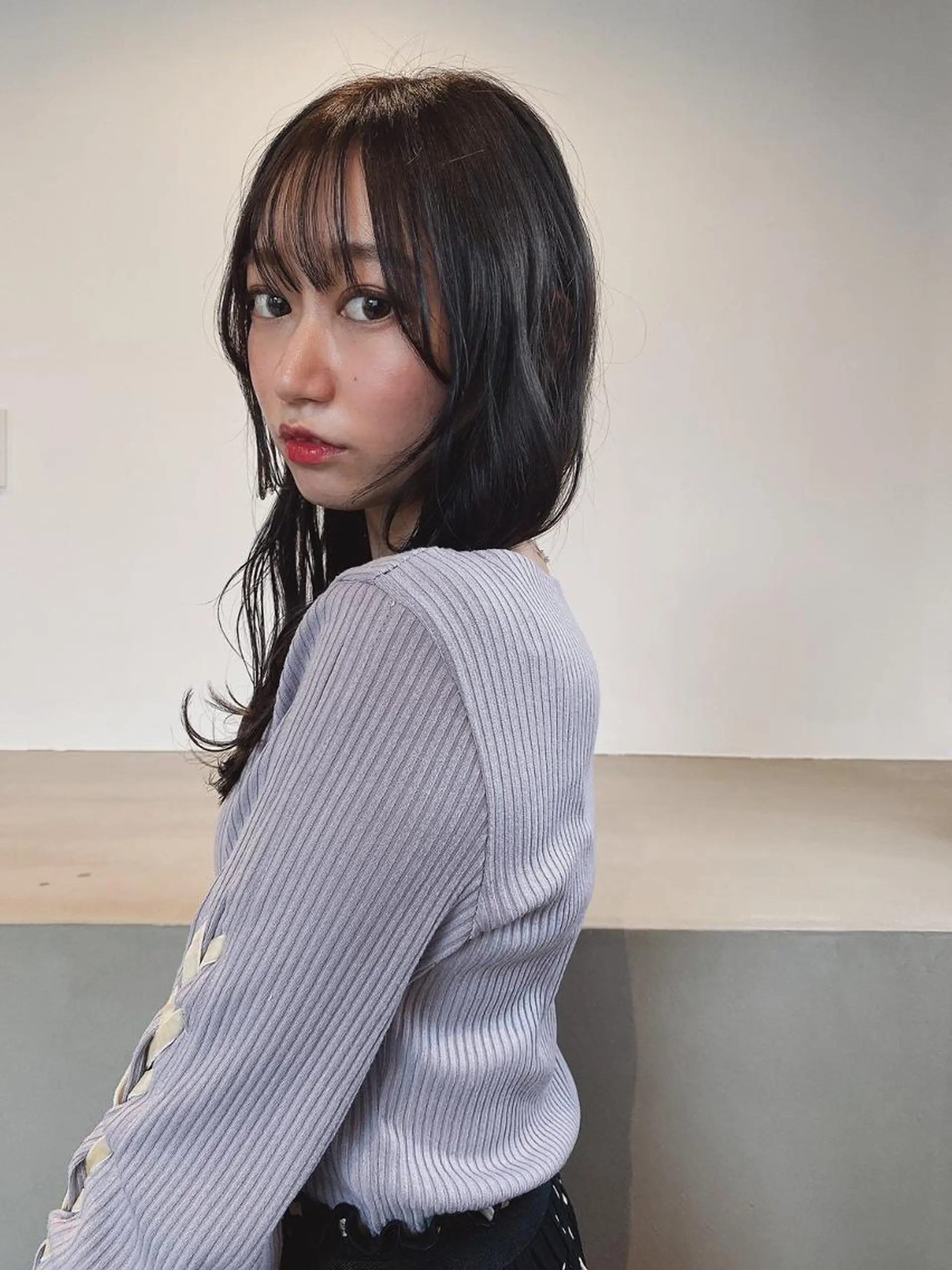 ミディアム エギョモリ 天使の羽バング・フェザーバング ハッシュカット ハイライト タンバルモリ カット ヘアカラー トリートメント CEINE PATHのヘアスタイル