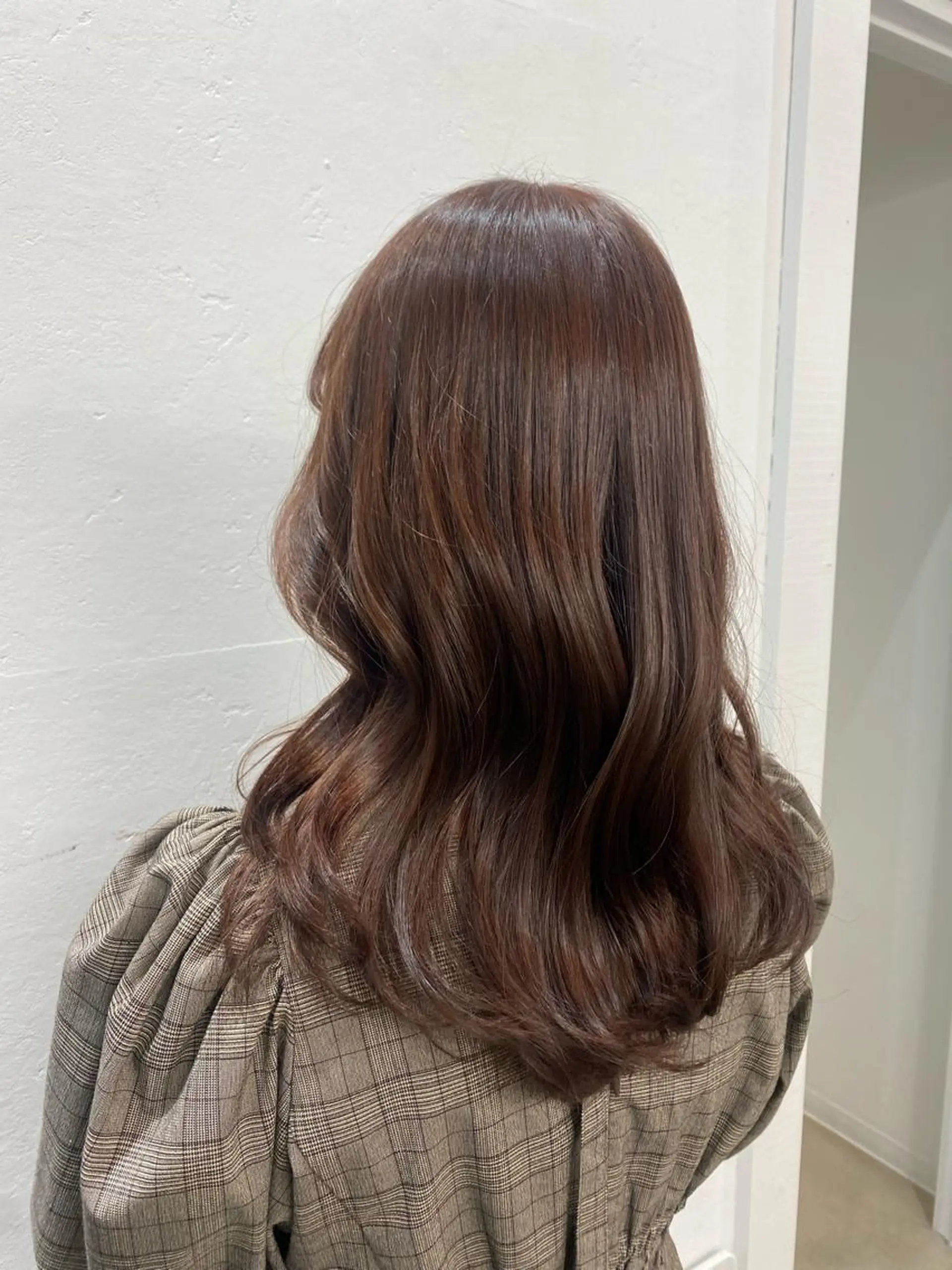 カラー ブリーチ 透明感カラー 縮毛矯正 ナチュラル大人っぽい スタイル　MAORIのヘアスタイル