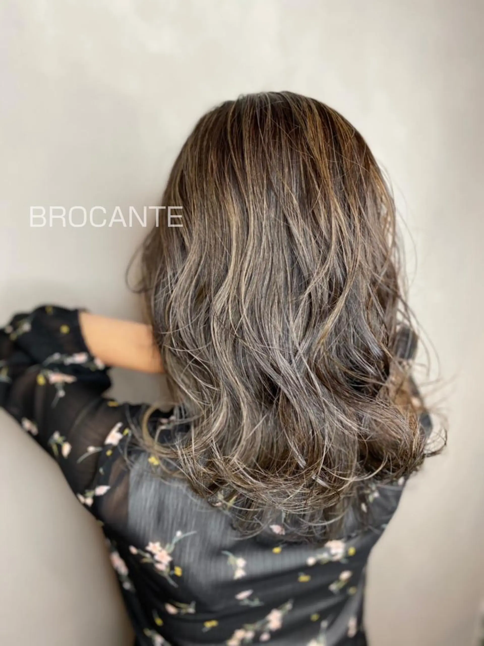 セミロング カラー バレイヤージュ ハイライトカラー 外国人風カラー ハイライト ヨシンモリ カット ヘアカラー BROCANTE立川 karasawa.nのヘアスタイル