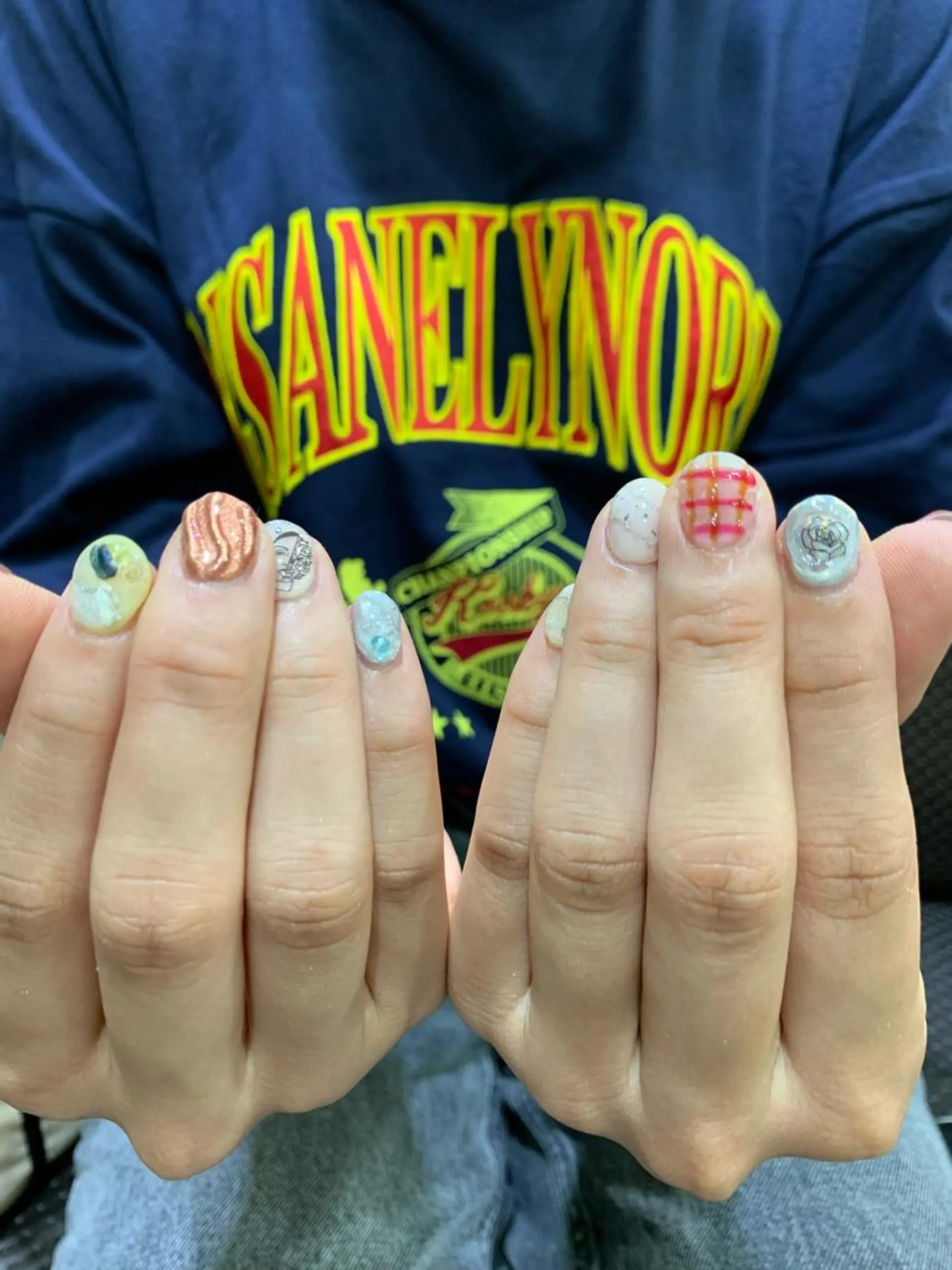 ネイル 海外girl🤎 透明感ベージュmaoのヘアスタイル