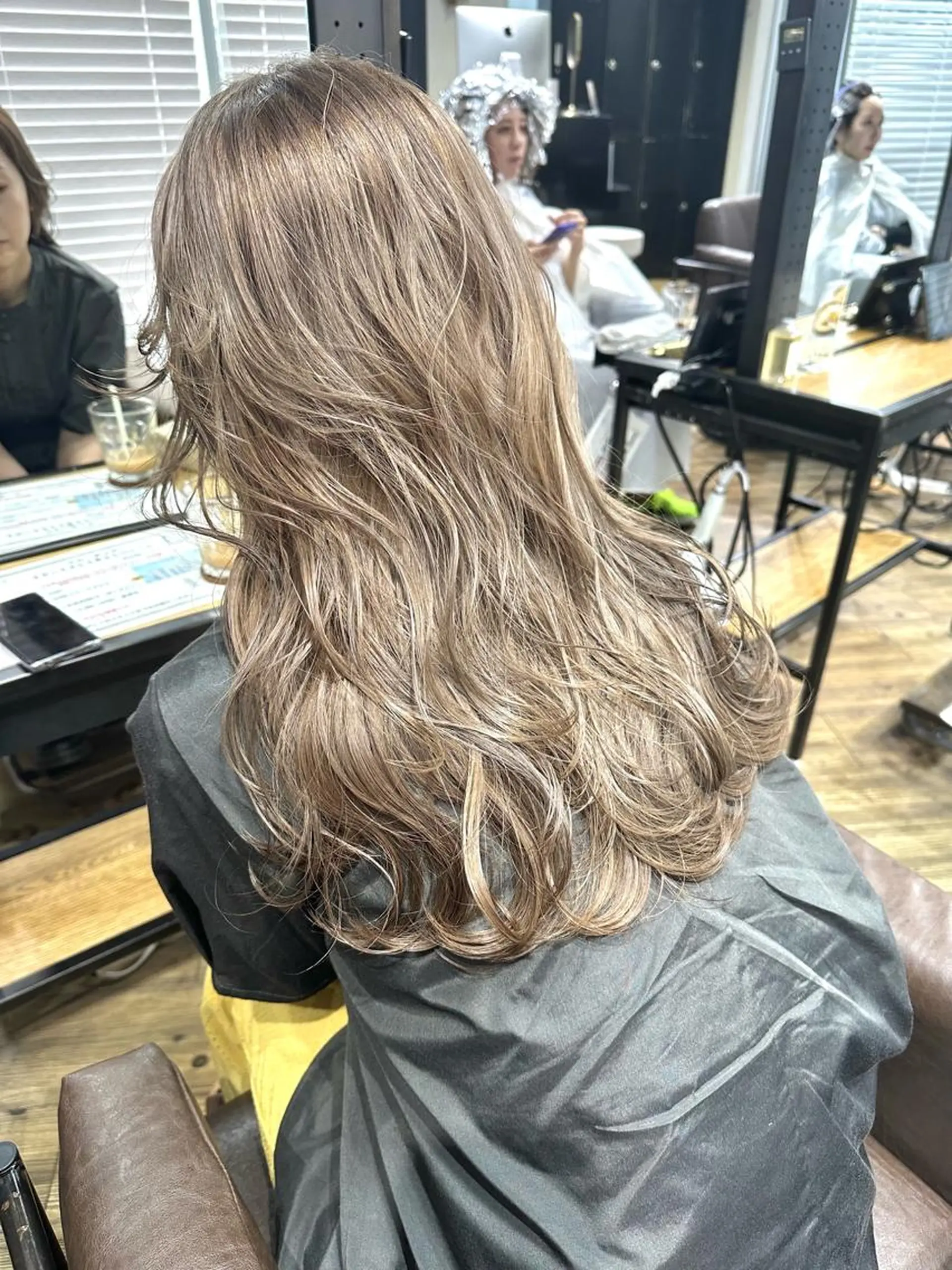 ミディアム カラー ベージュカラー グレージュ ラベンダーカラー ラベンダーグレージュ ラベンダーグレー カット ヘアカラー トリートメント ARCANAブリーチ ダブルカラー🌟原宿のヘアスタイル