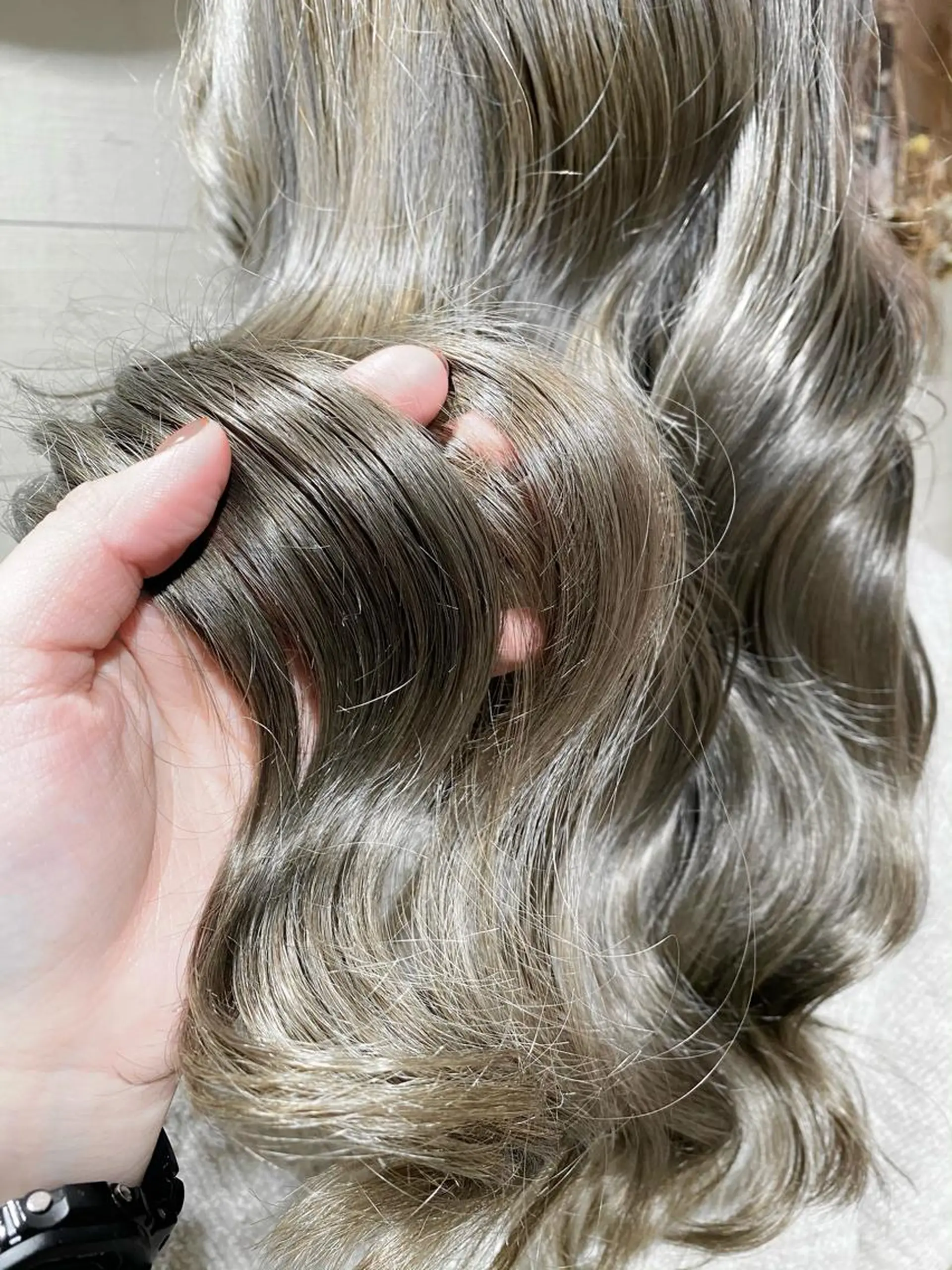 ロング カラー ヘアアレンジ ミズタ マイのヘアスタイル