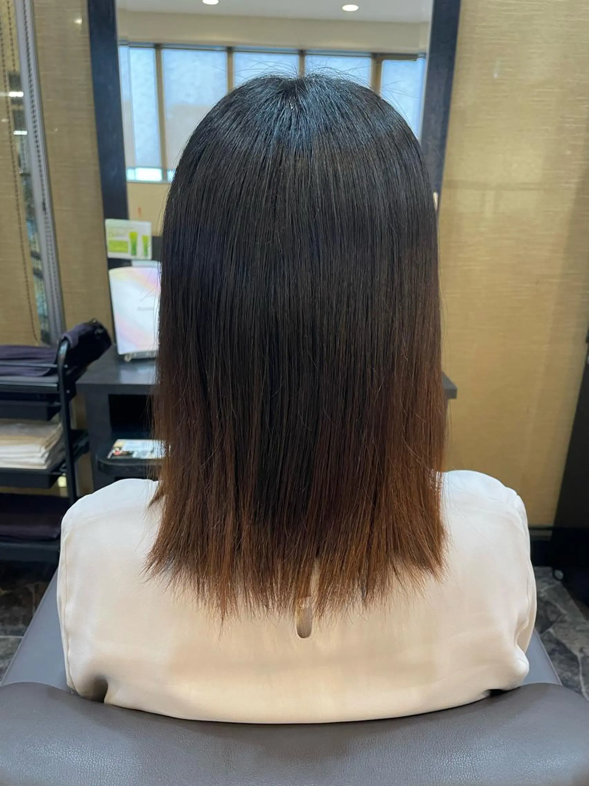 ミディアム 中尾 唯音名のヘアスタイル