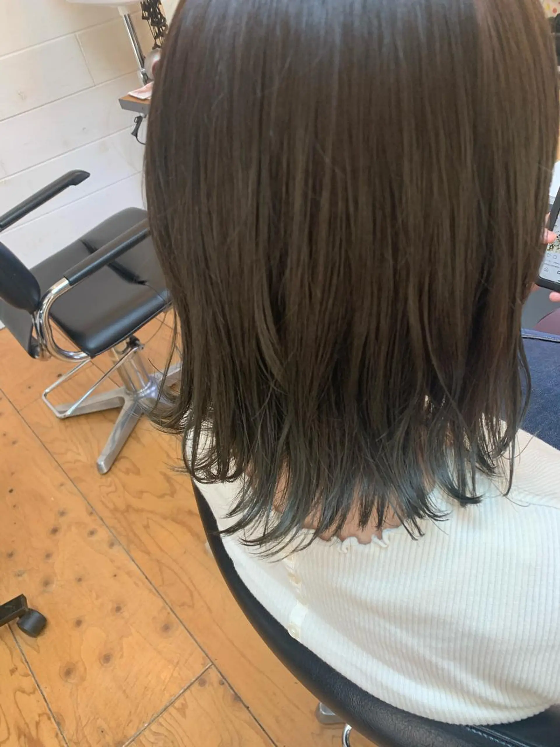 ミディアム アッシュ Lagom なかだのヘアスタイル