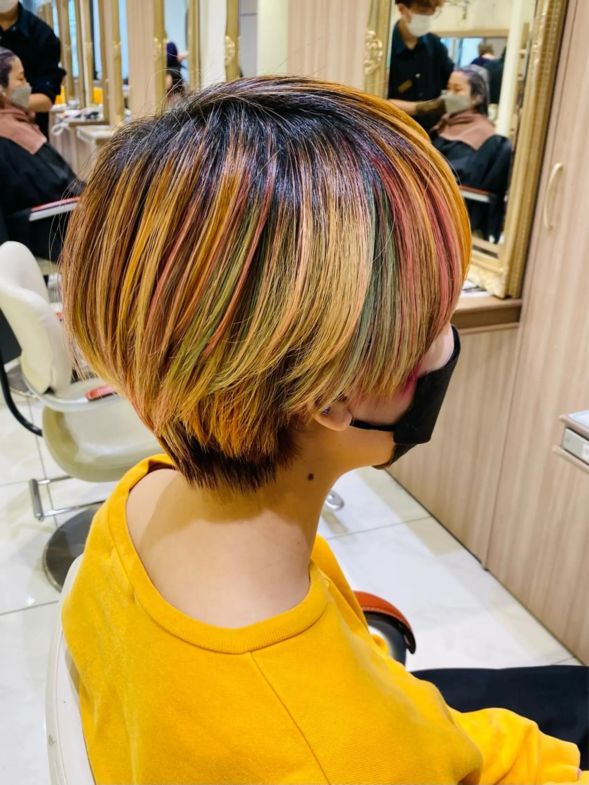 ショート カラー 古川 琴美のヘアスタイル