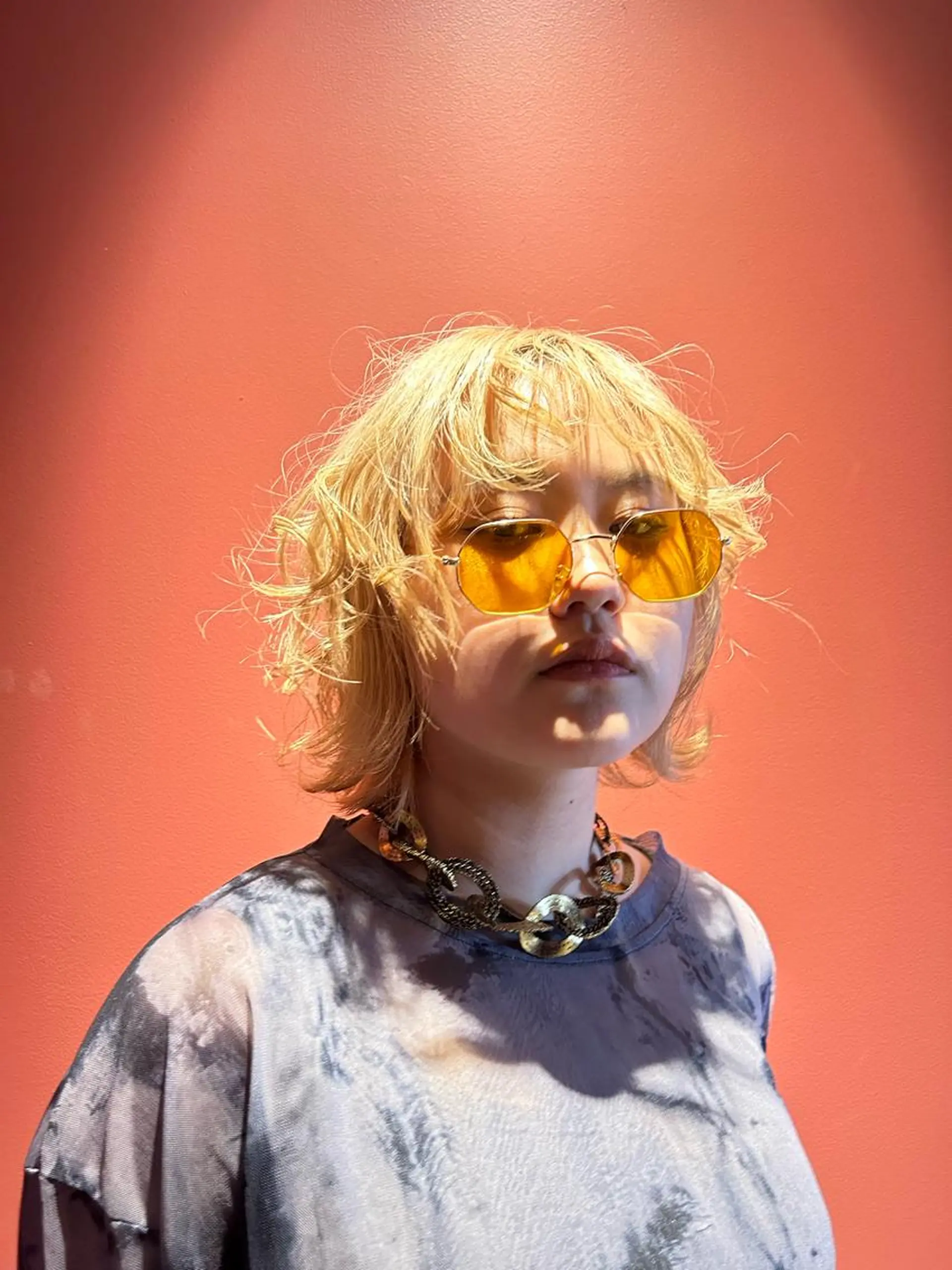 ショート カラー 艶髪/ハイトーン/ ヘアセット/モエノのヘアスタイル