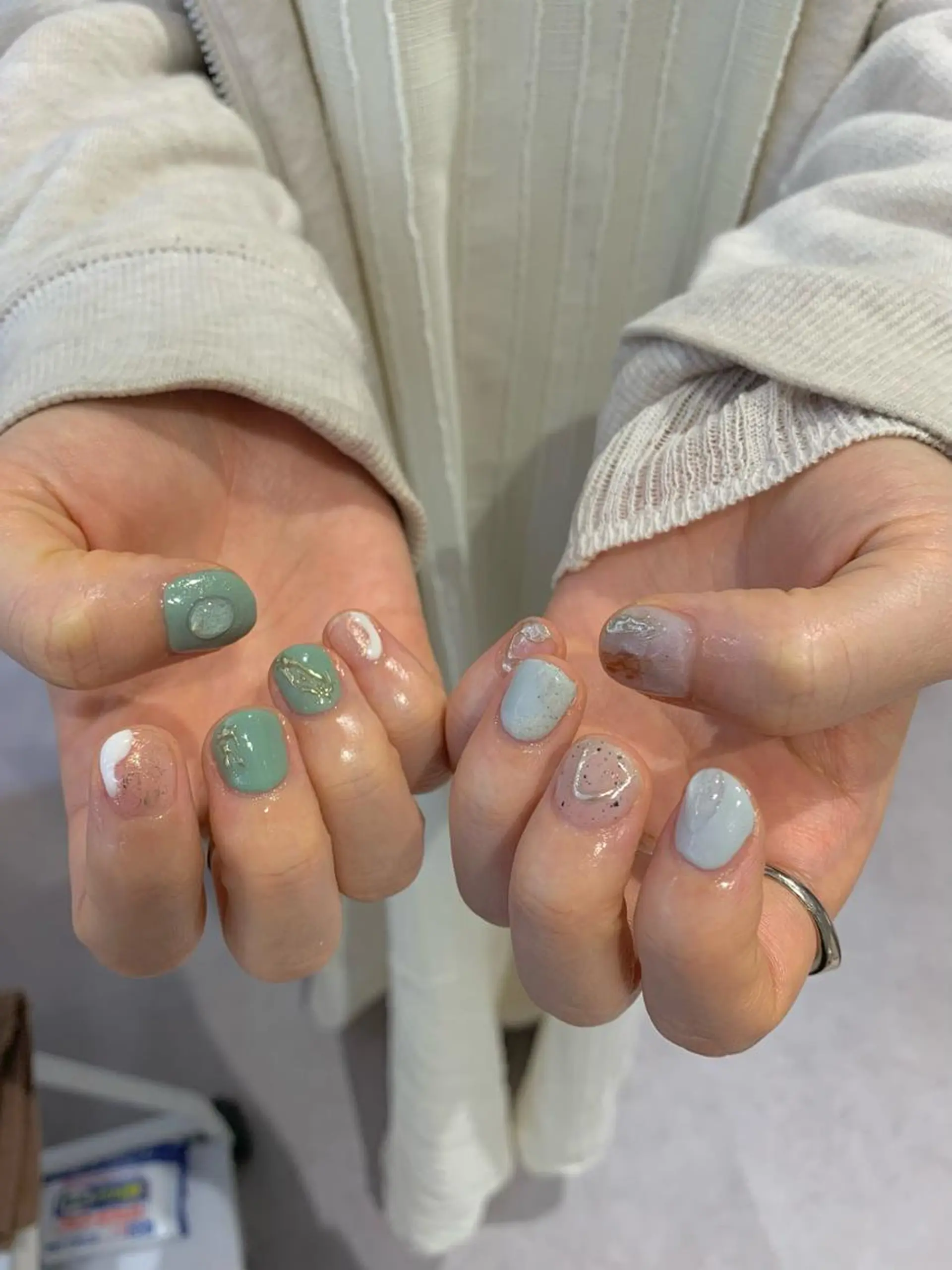 ネイル ニュアンスネイル マキノ ユイのネイルデザイン