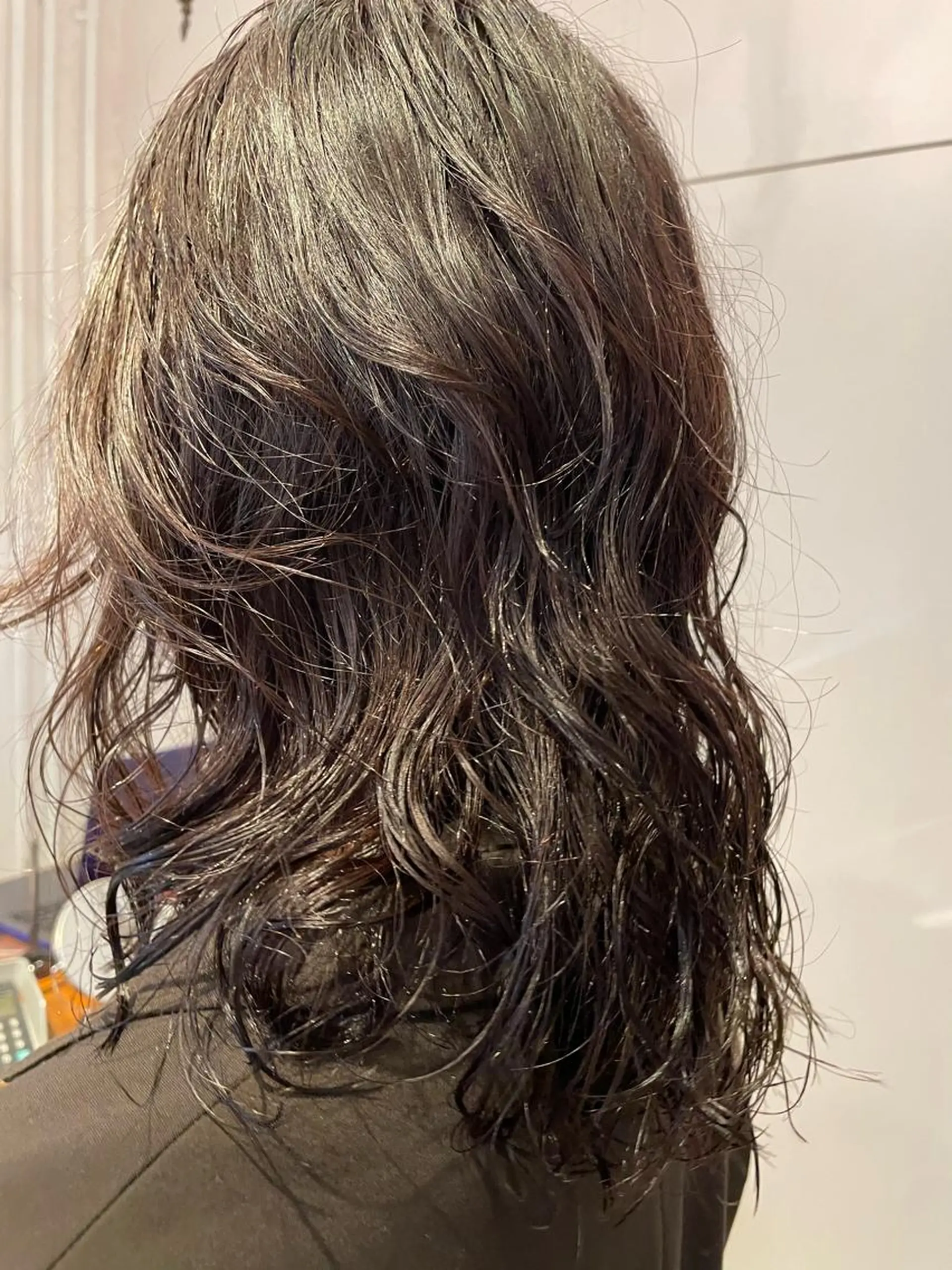 ミディアム パーマ カット パーマ トリートメント レイヤー／似合わせ TAKUYAのヘアスタイル