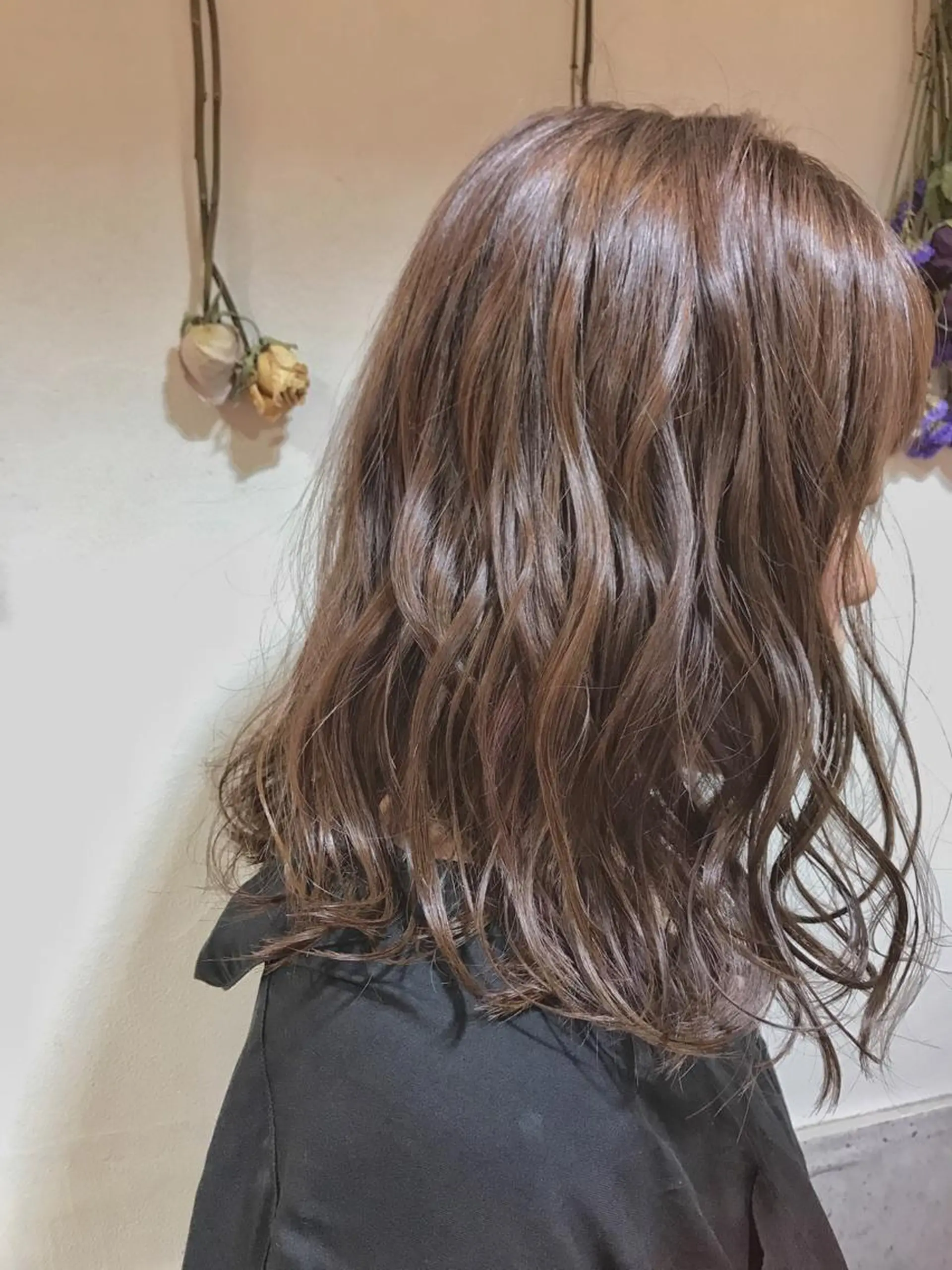 セミロング カラー ベージュカラー ピンクカラー ピンクベージュ 🪐脱白髪染め 🪐松尾菜々美のヘアスタイル