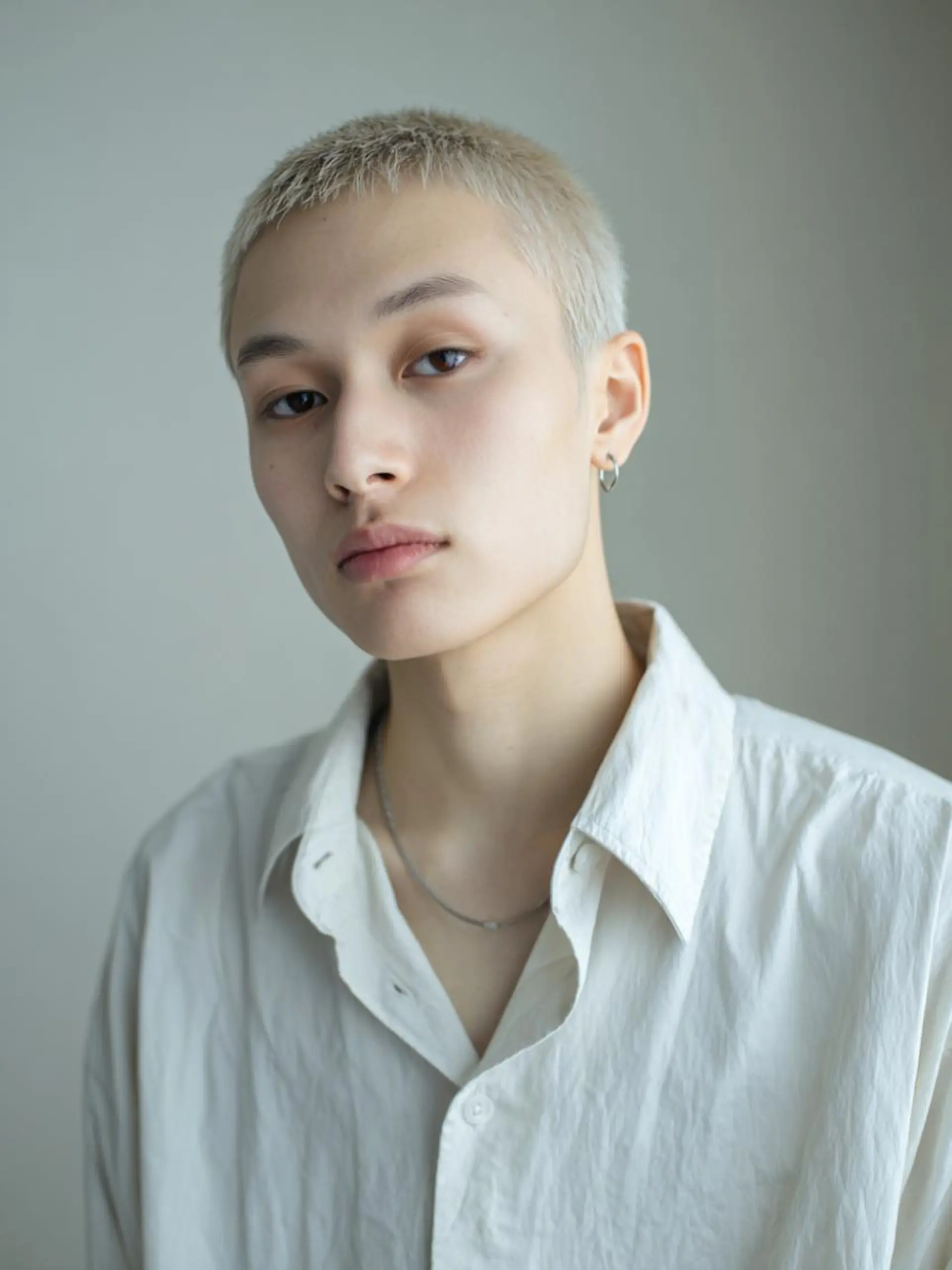 ショート カラー メンズ メンズブリーチ メンズハイトーン メンズベリーショート ベリーショート ベージュカラー カット ヘアカラー ブリーチお任せ🫧 tokute高円寺のヘアスタイル