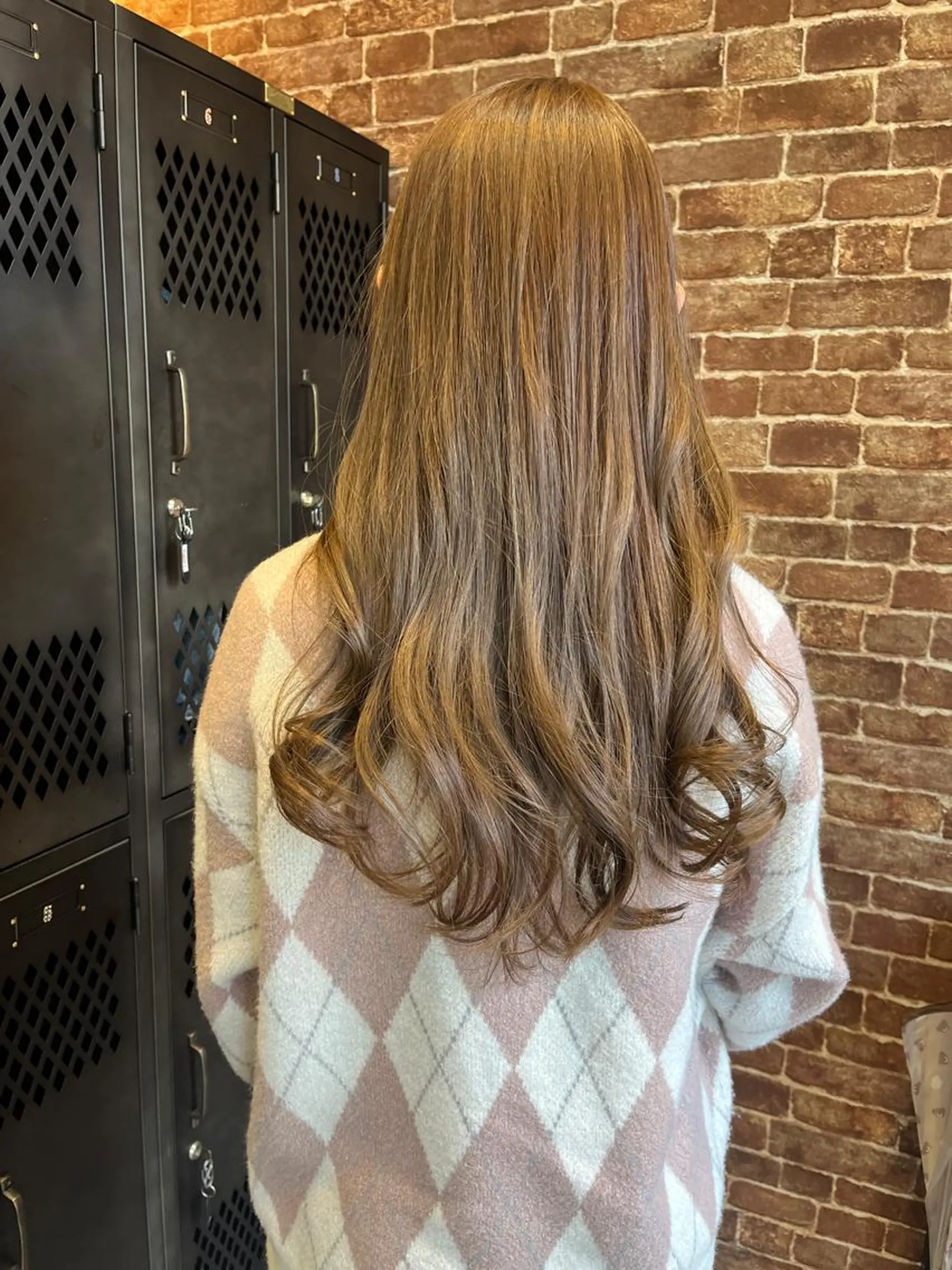 セミロング カラー パーマ ヘアアレンジ メンズ キッズ ネイル マツエク・マツパ アイブロウ メンズブリーチ メンズハイライト メンズインナーカラー メンズ韓国風 ブリーチ 久木原 ゆりのヘアスタイル