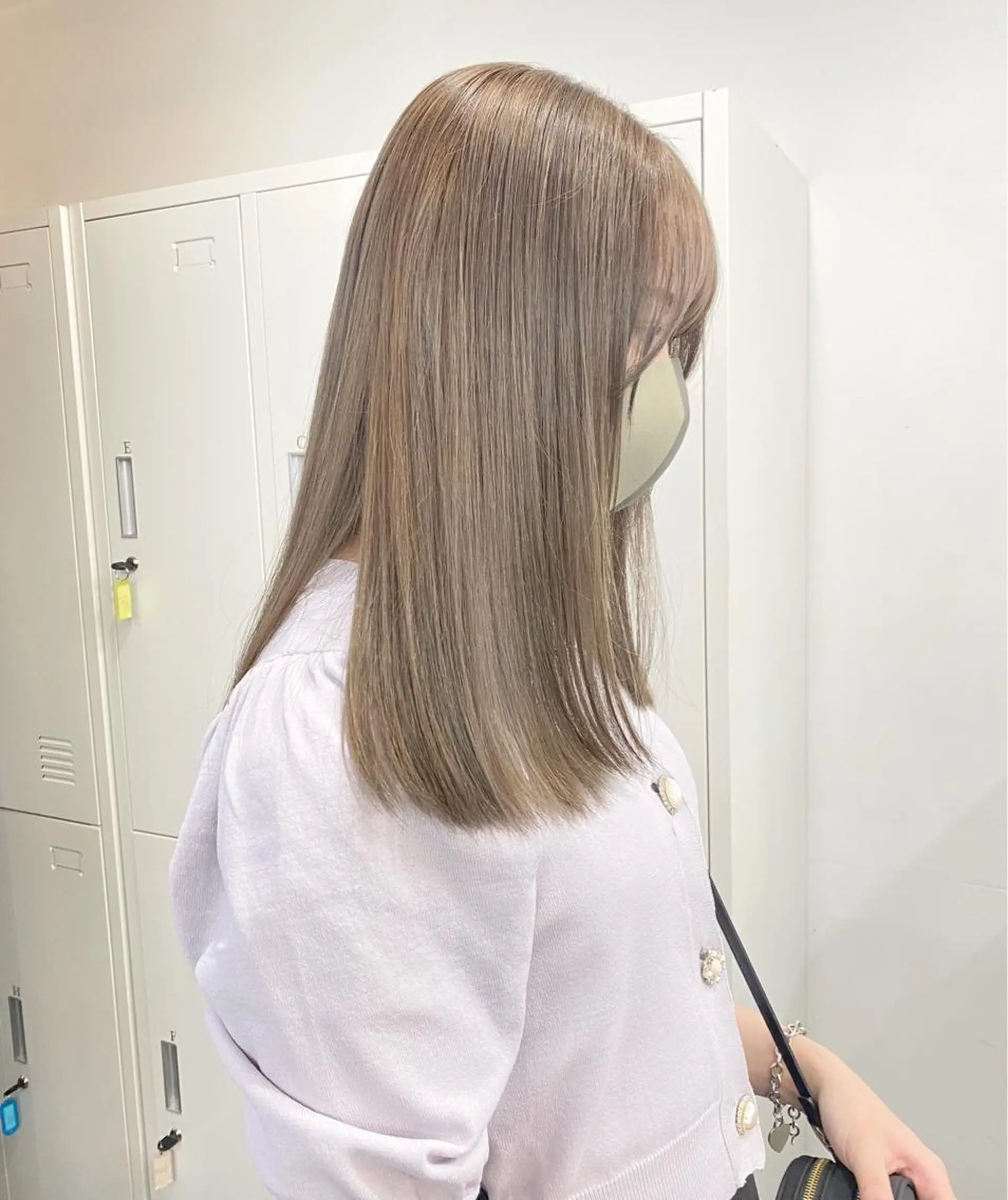 セミロング カラー 似合わせベージュ 🍯ayumi🍯のヘアスタイル