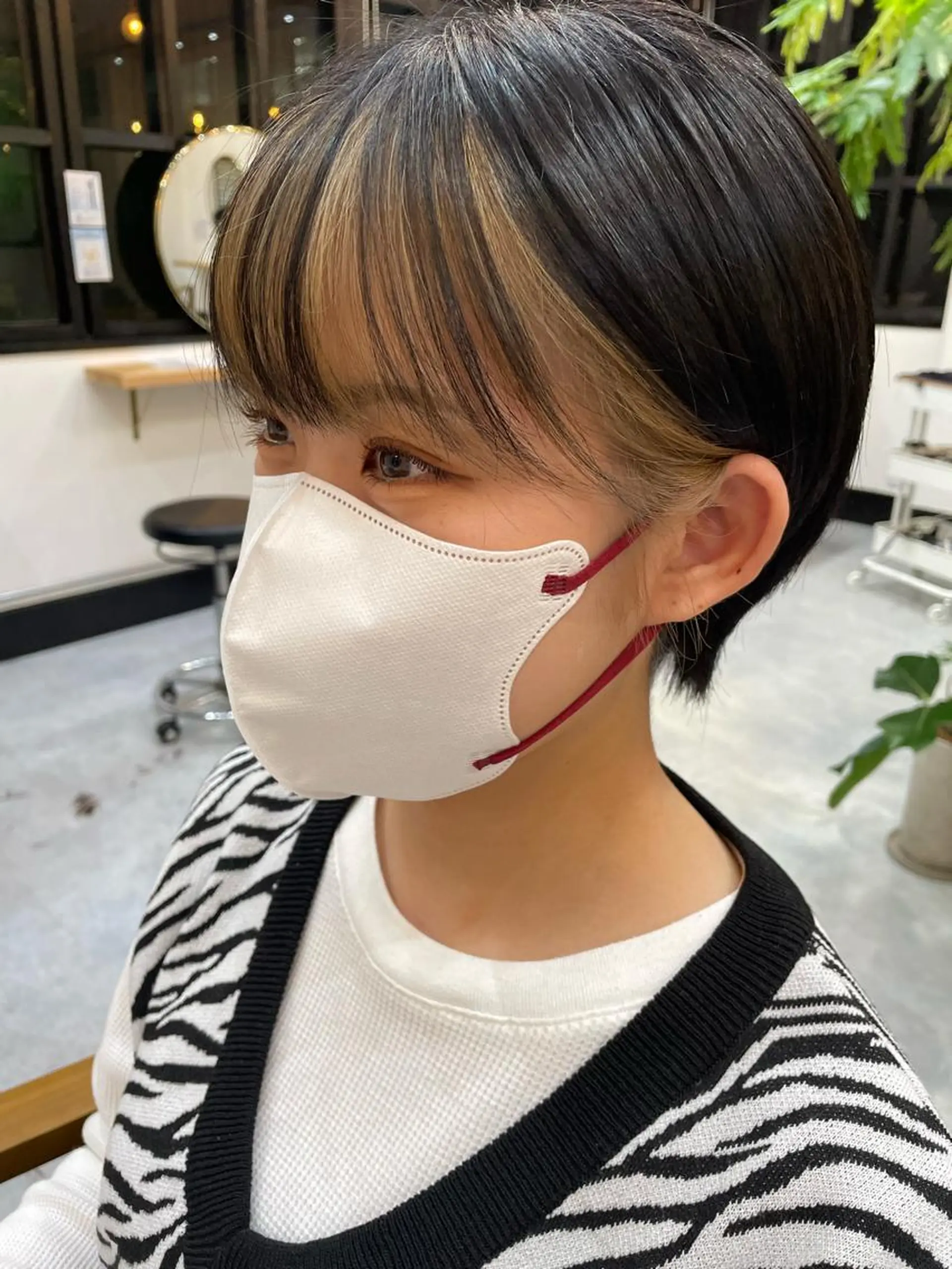 ショート カラー 高梨 菜々のヘアスタイル