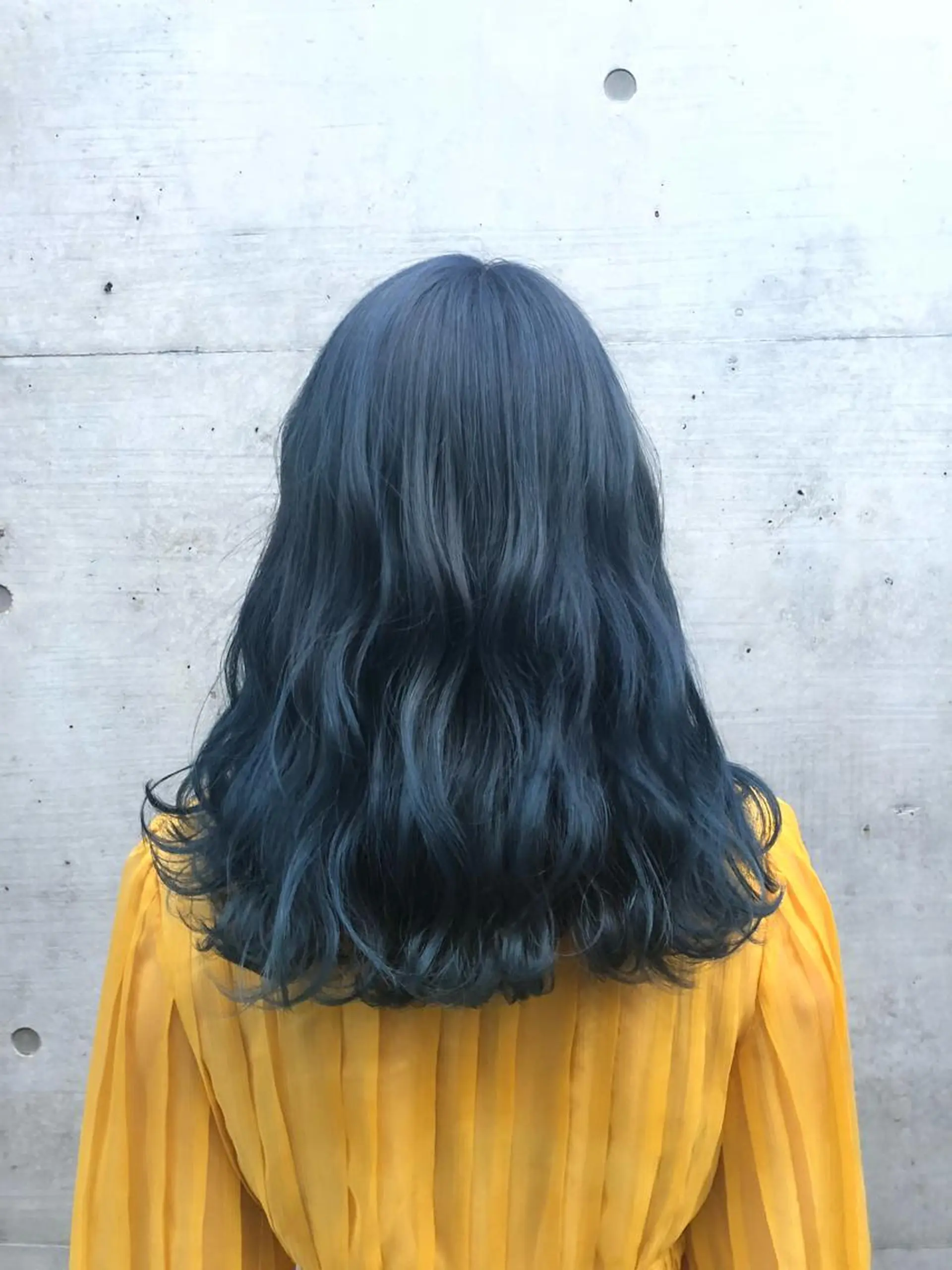 セミロング カラー 黒髪 ネイビーカラー ヘアカラー ヘアセット 韓国ヘア🤍髪質改善 🇰🇷AKANEのヘアスタイル