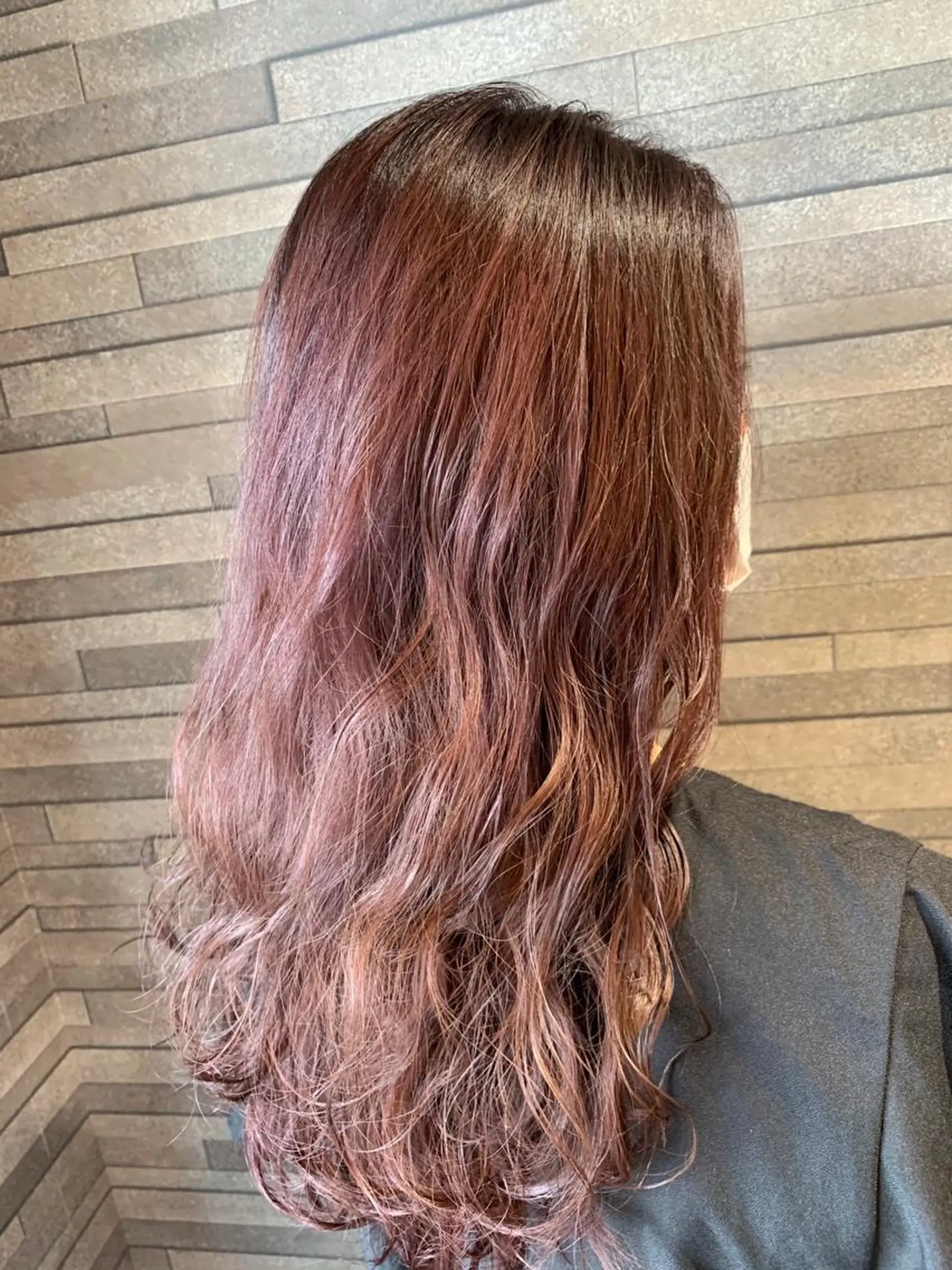 ロング カラー ブリーチ 透明感カラー ピンクカラー Gain Nanamiのエステ・リラクイメージ