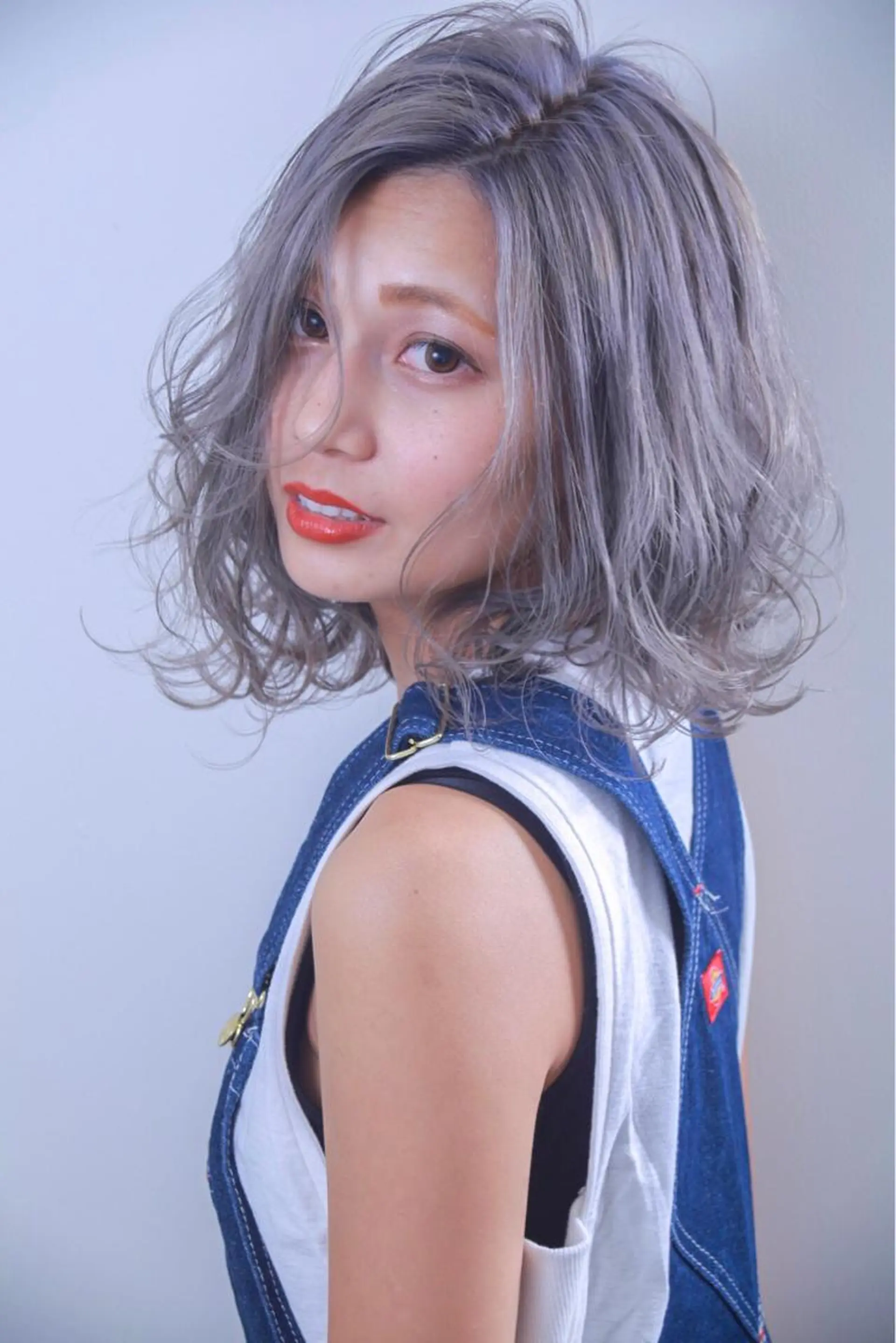 ミディアム カラー 伊藤 裕貴のヘアスタイル