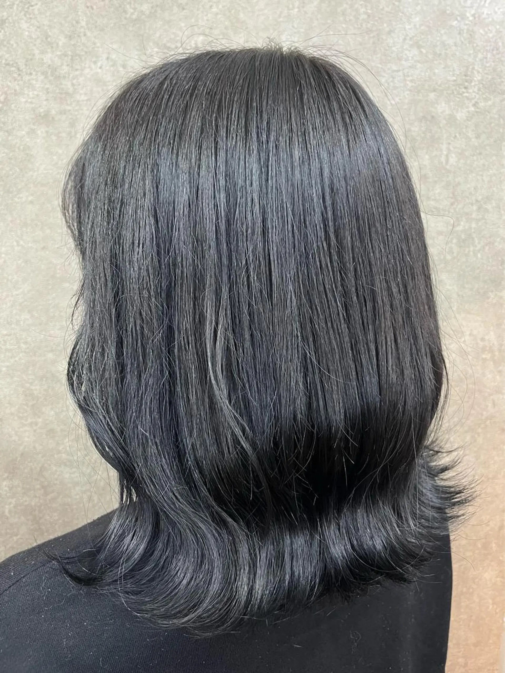 セミロング カラー ブリーチ 透明感カラー 縮毛矯正 山口 詩織のヘアスタイル