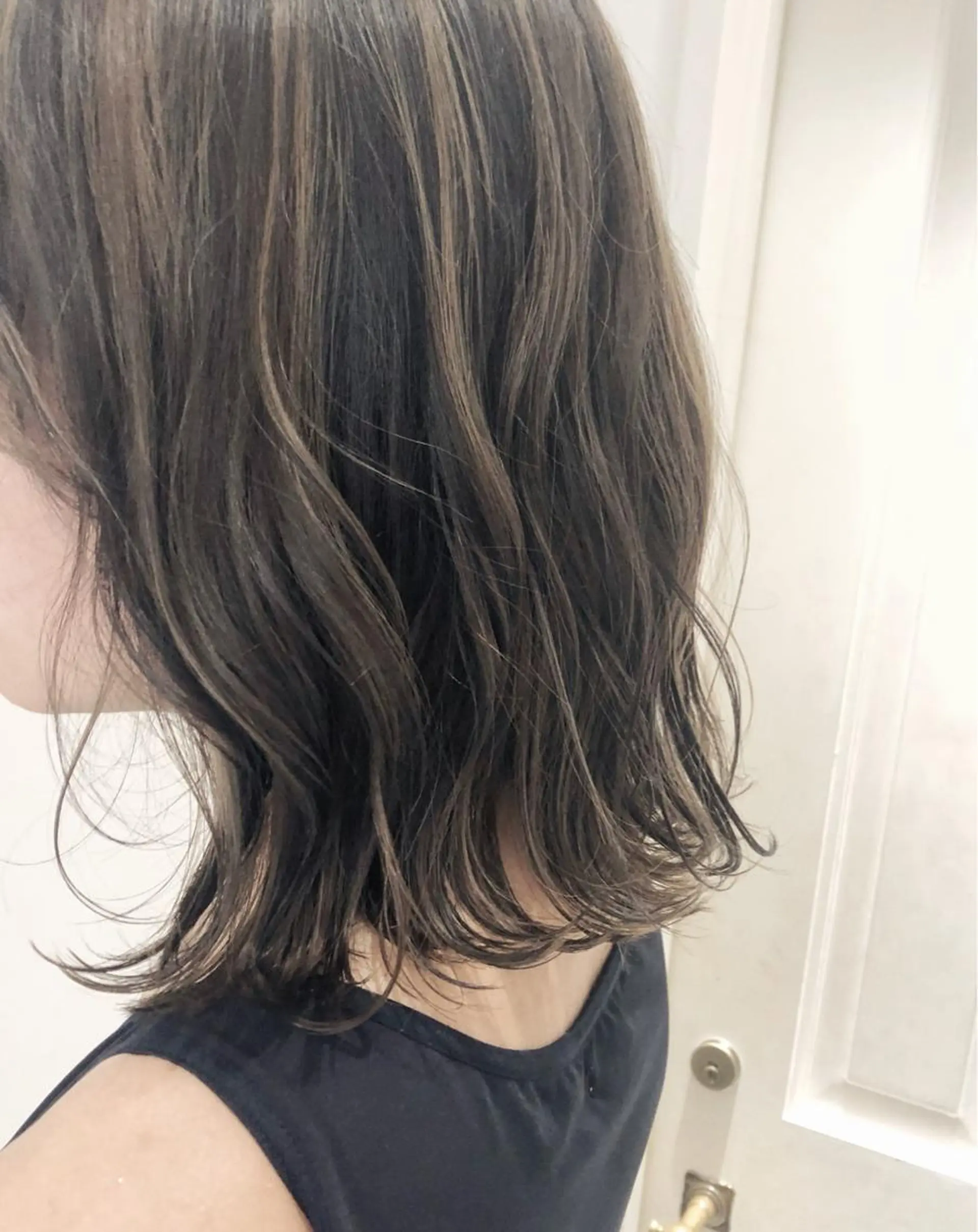 ミディアム カラー バレイヤージュ 透明感カラー ハイライトカラー ハイライト レイヤーカット 徳本 駿太のヘアスタイル