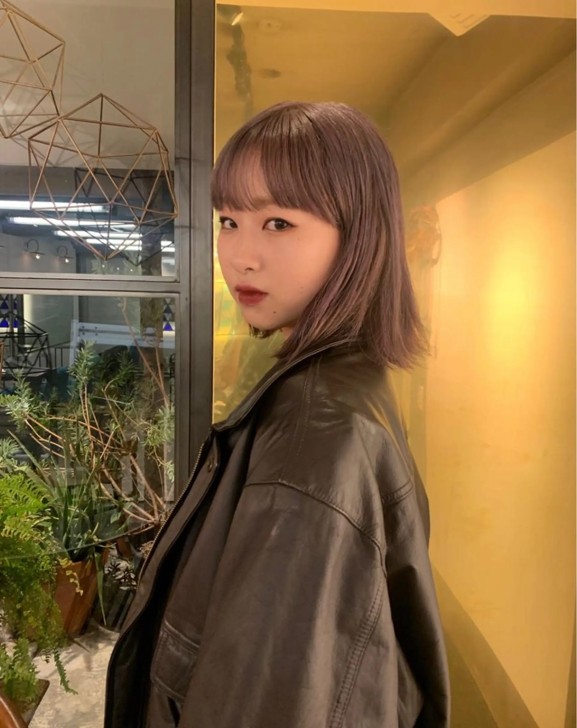 セミロング カラー ヘアアレンジ セミロングパーマ バレイヤージュ ブリーチ ケアブリーチ デザインカラー スパイラルパーマ 🌐hina⭐️のヘアスタイル