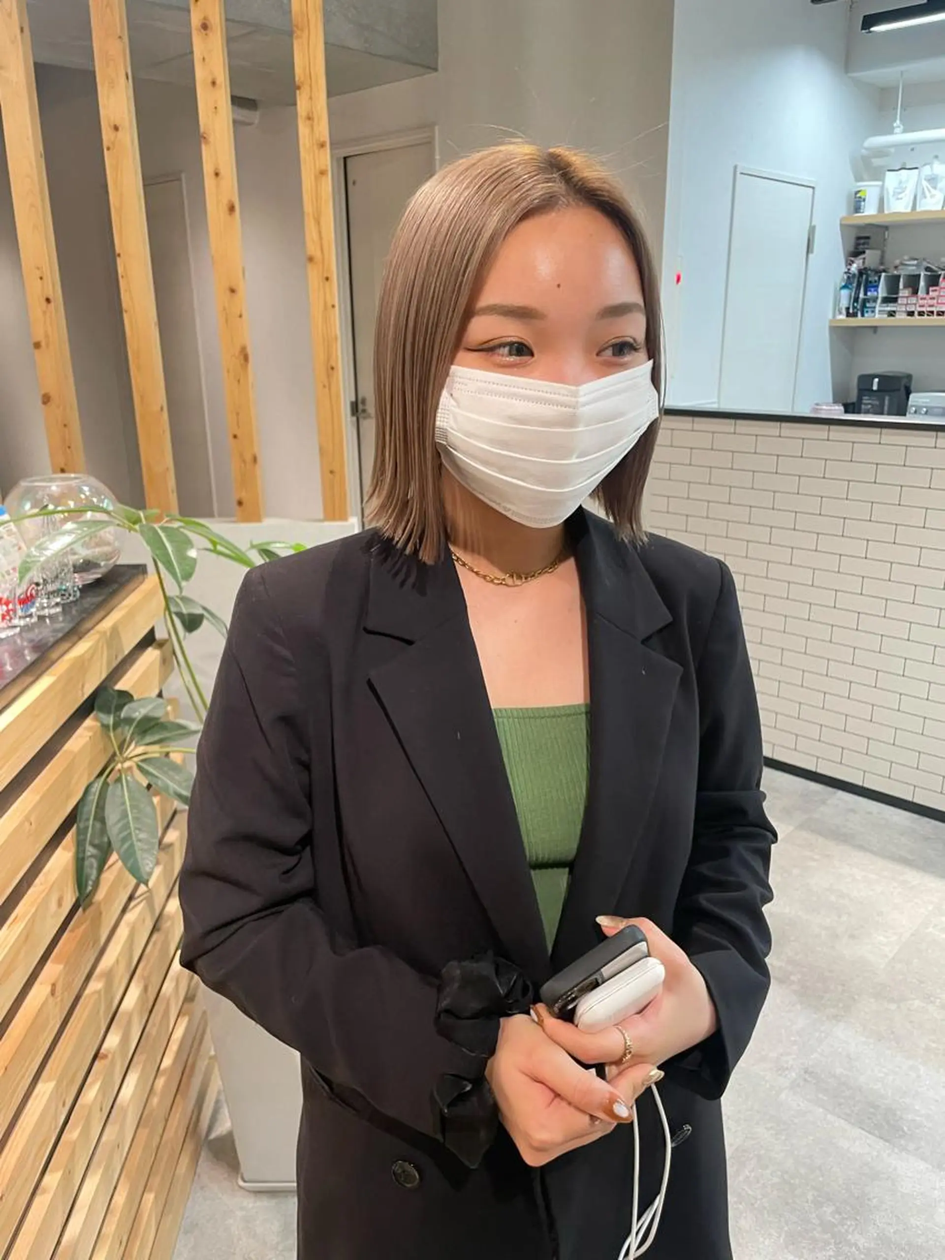 ショート カラー 切りっぱなしボブ ベージュカラー ブロンド ブロンドベージュ ボブ 久保田 千尋のヘアスタイル