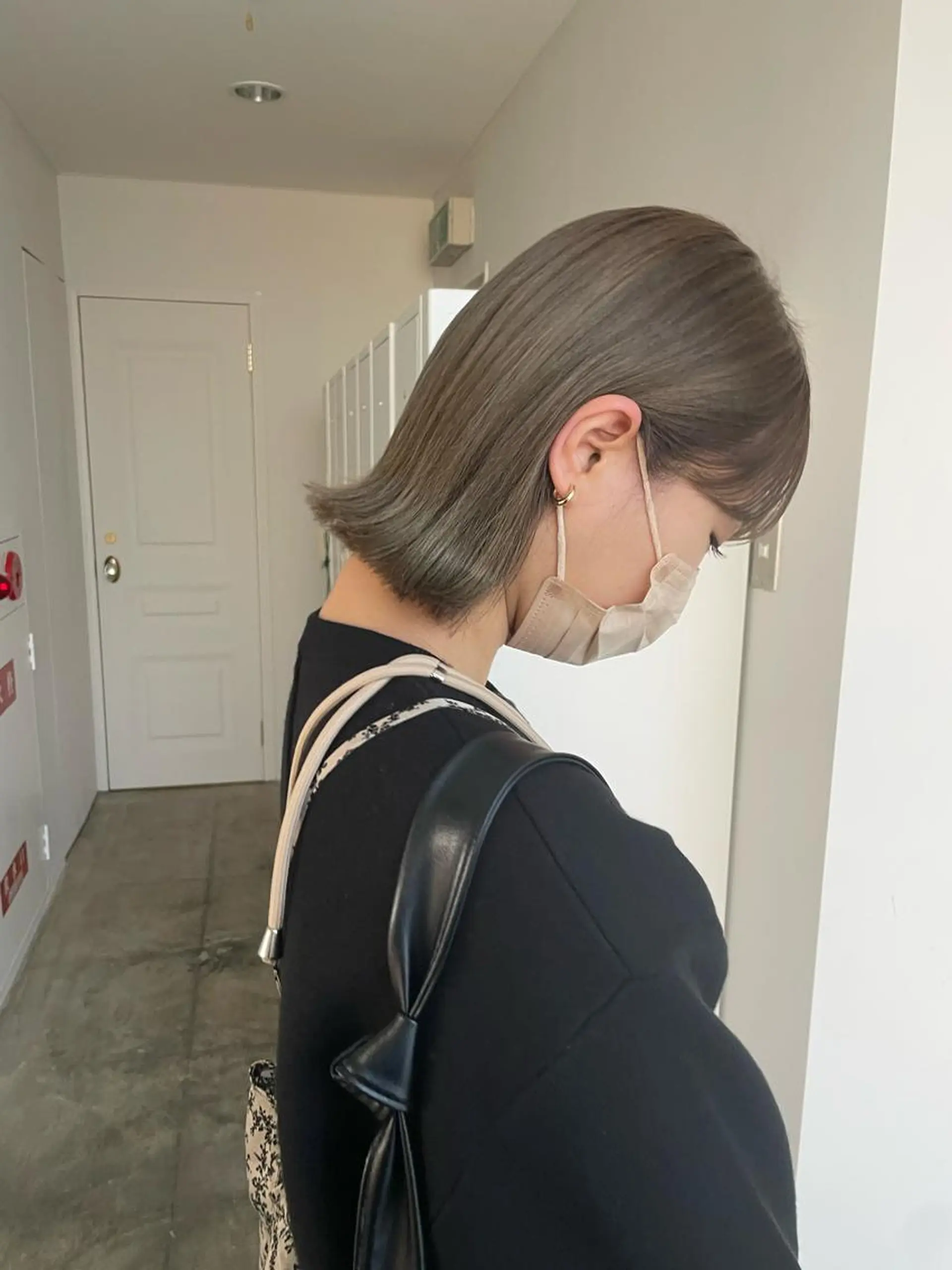 ショート カラー グレージュ ハイトーンカラー ハイトーングレージュ カット 🔥ボブ／レイヤー／ shingoのヘアスタイル