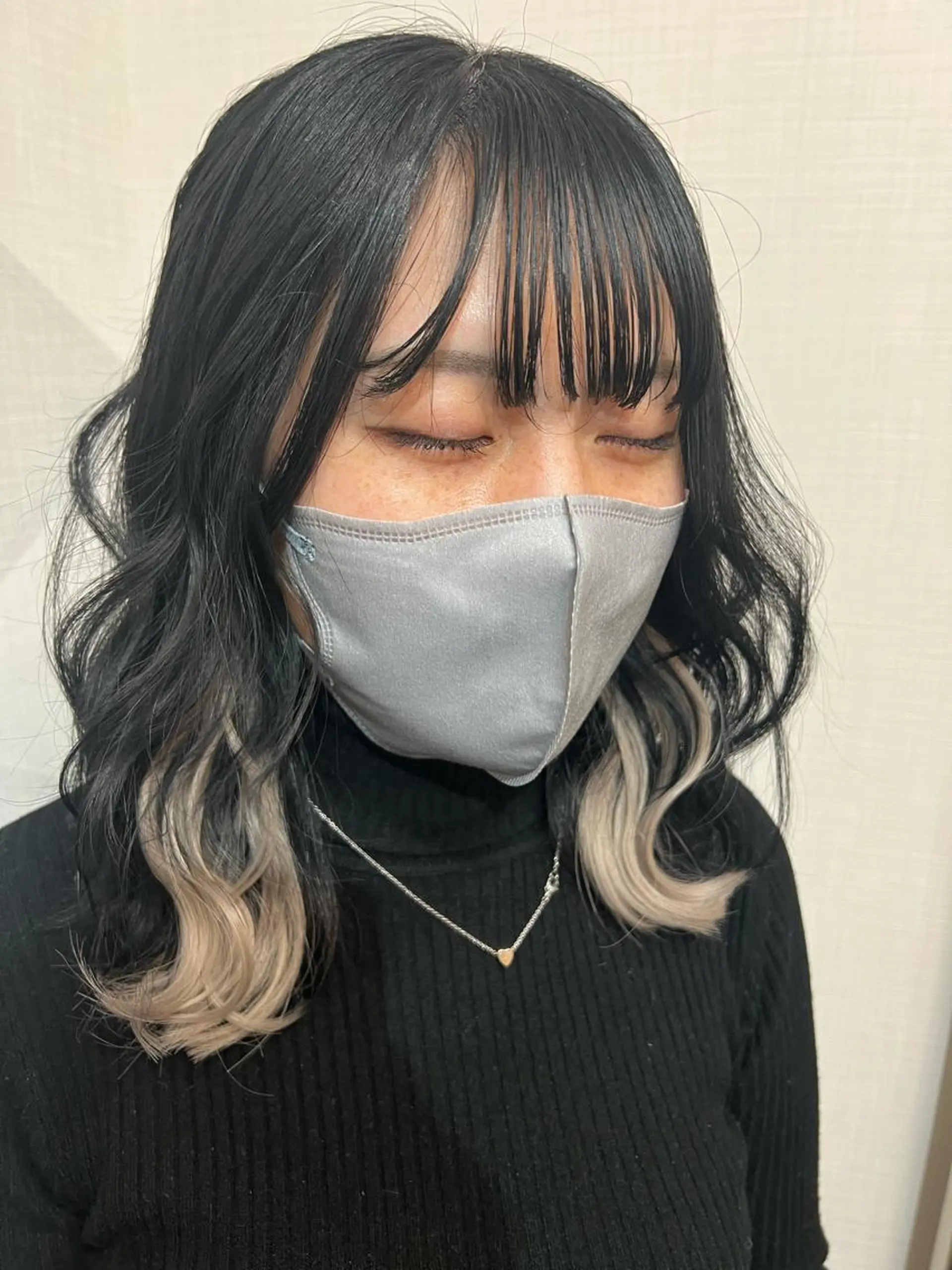 カラー アディクシーカラー アッシュ バレイヤージュ ミストバング ベージュカラー カット エクステ DEST所属・吉野 瑳桜のヘアスタイル