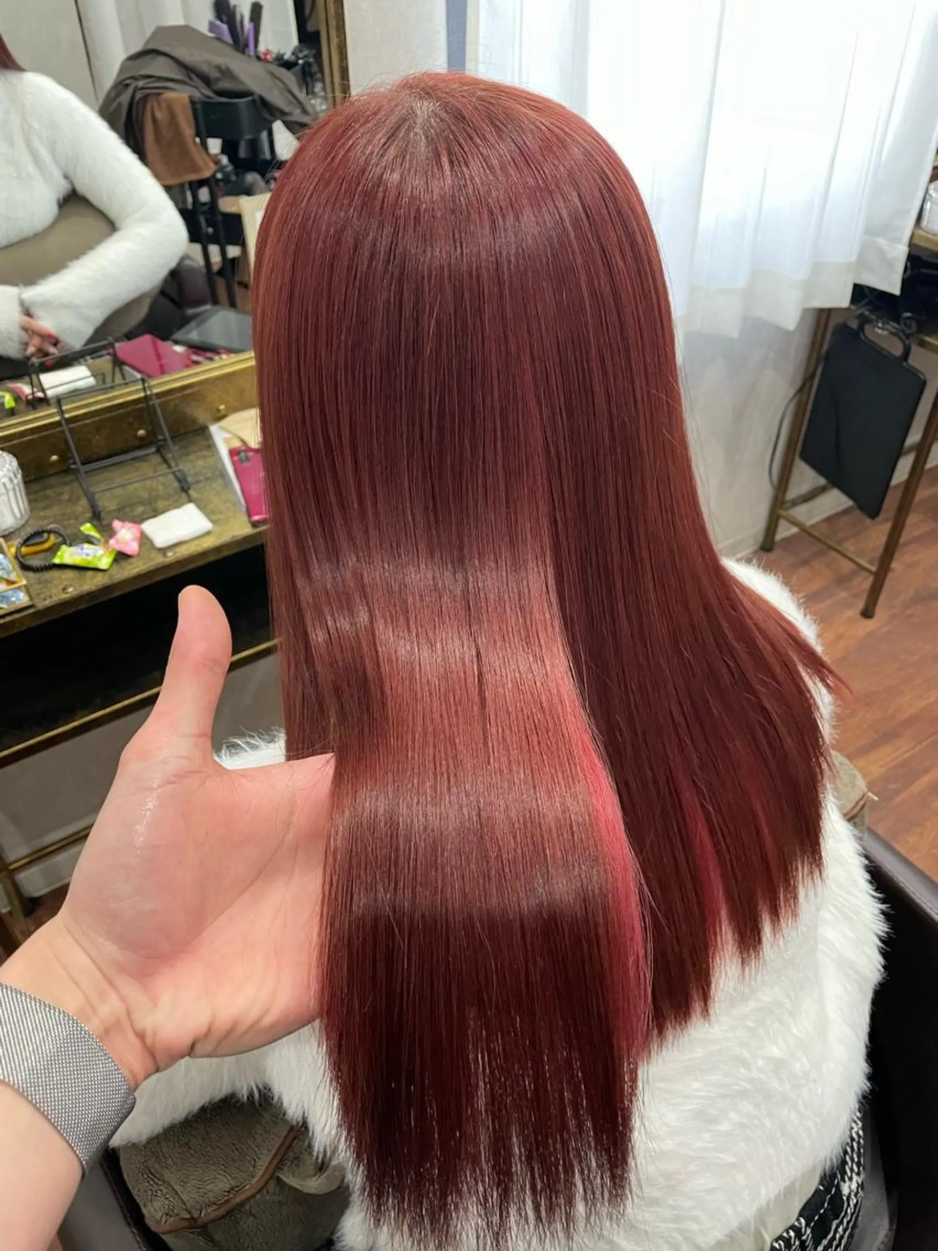 セミロング カラー カット ヘアカラー トリートメント 井本翔太.髪質改善. ベージュ.グレージュのヘアスタイル