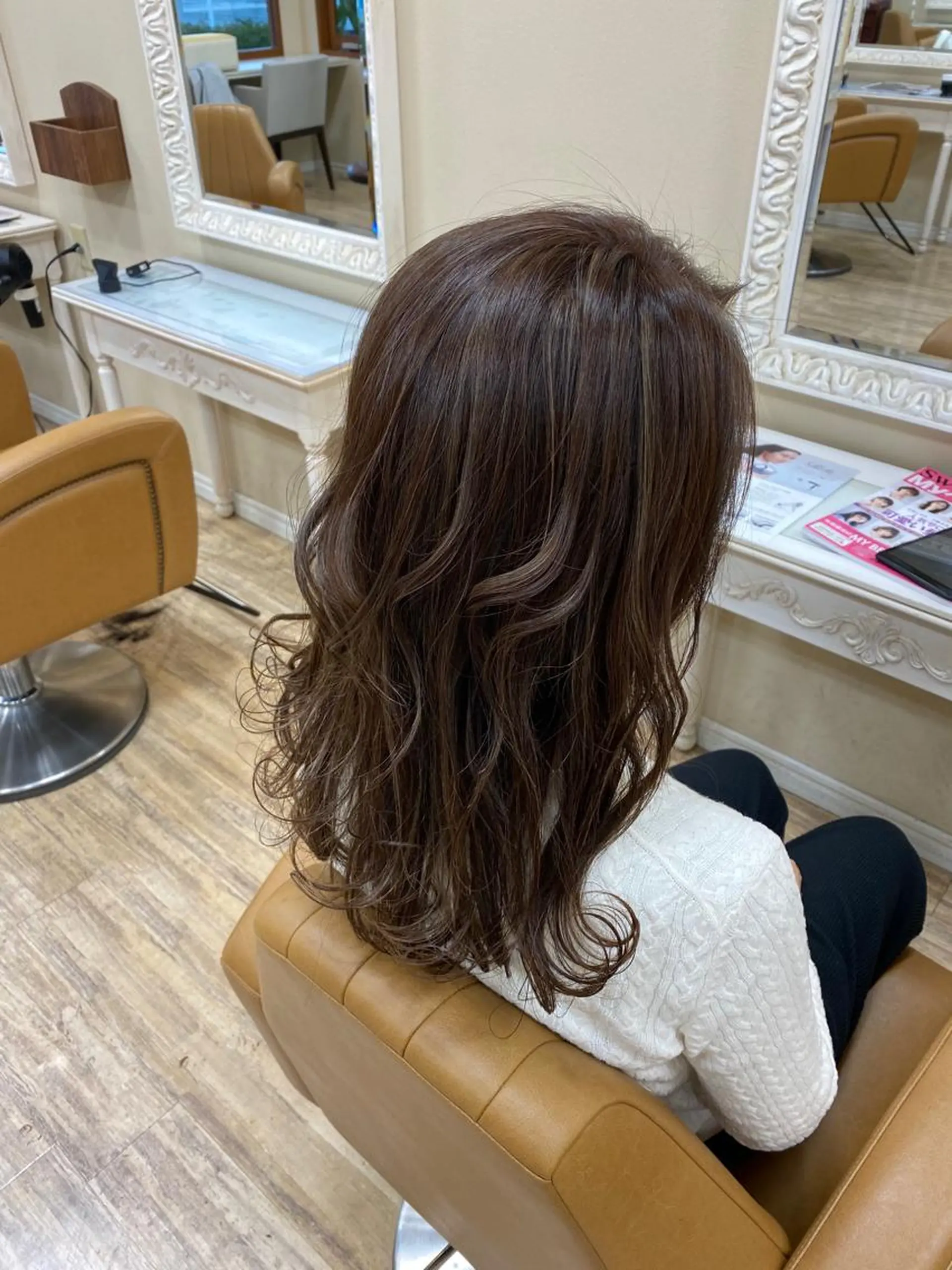 カラー SALOWIN栄 高須大貴のヘアスタイル