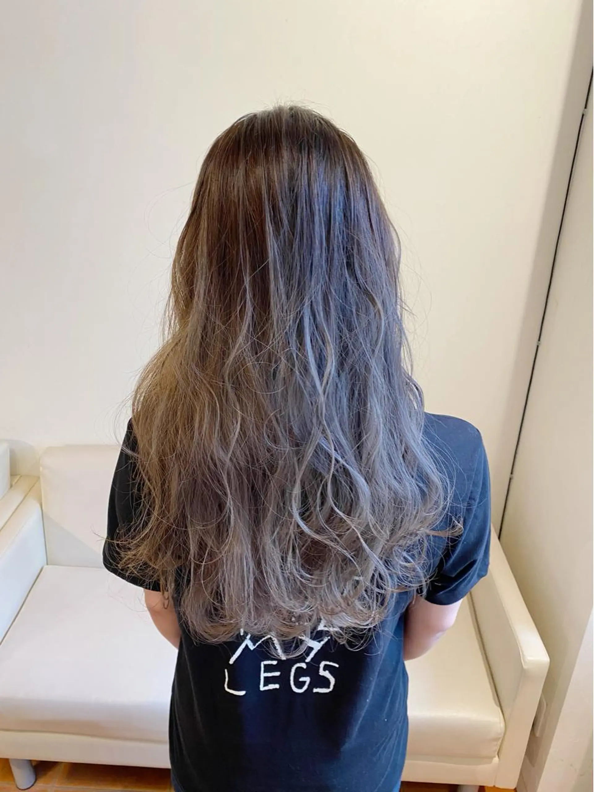 ロング カラー バレイヤージュ グラデーションカラー レイヤーカット ヘアカラー トリートメント 石井 佑樹のヘアスタイル